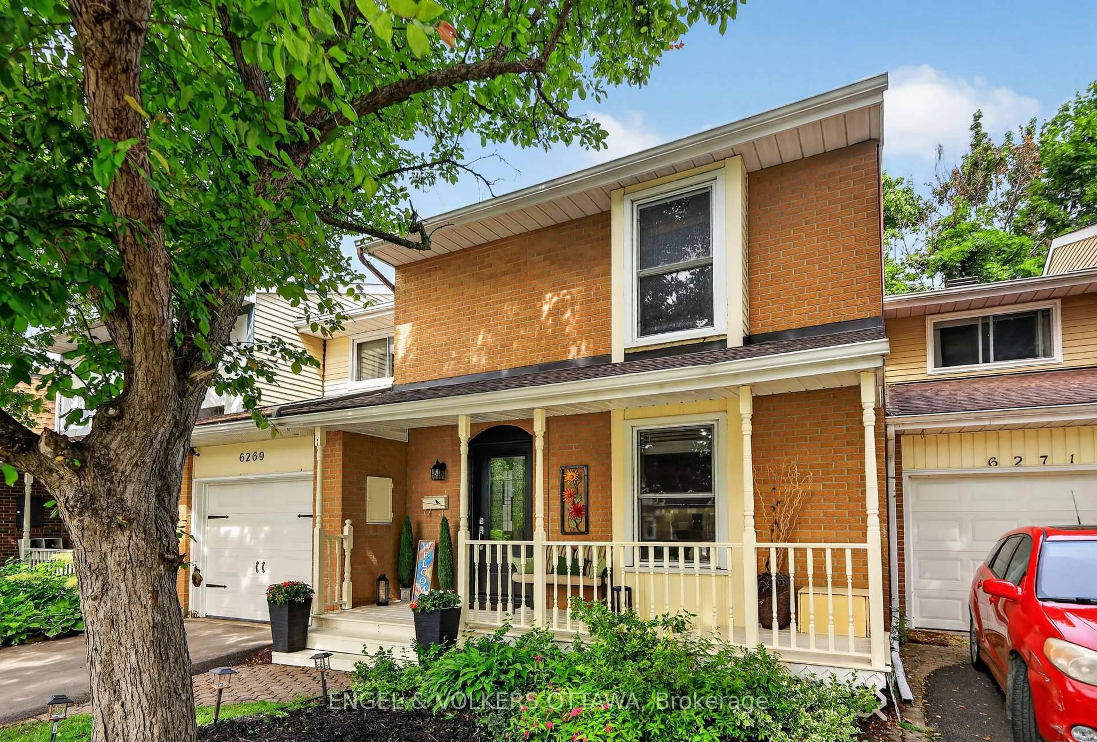 Home with vinyl exterior material, street for 6269 Paddler Way, Ottawa Ontario K1C 2G5