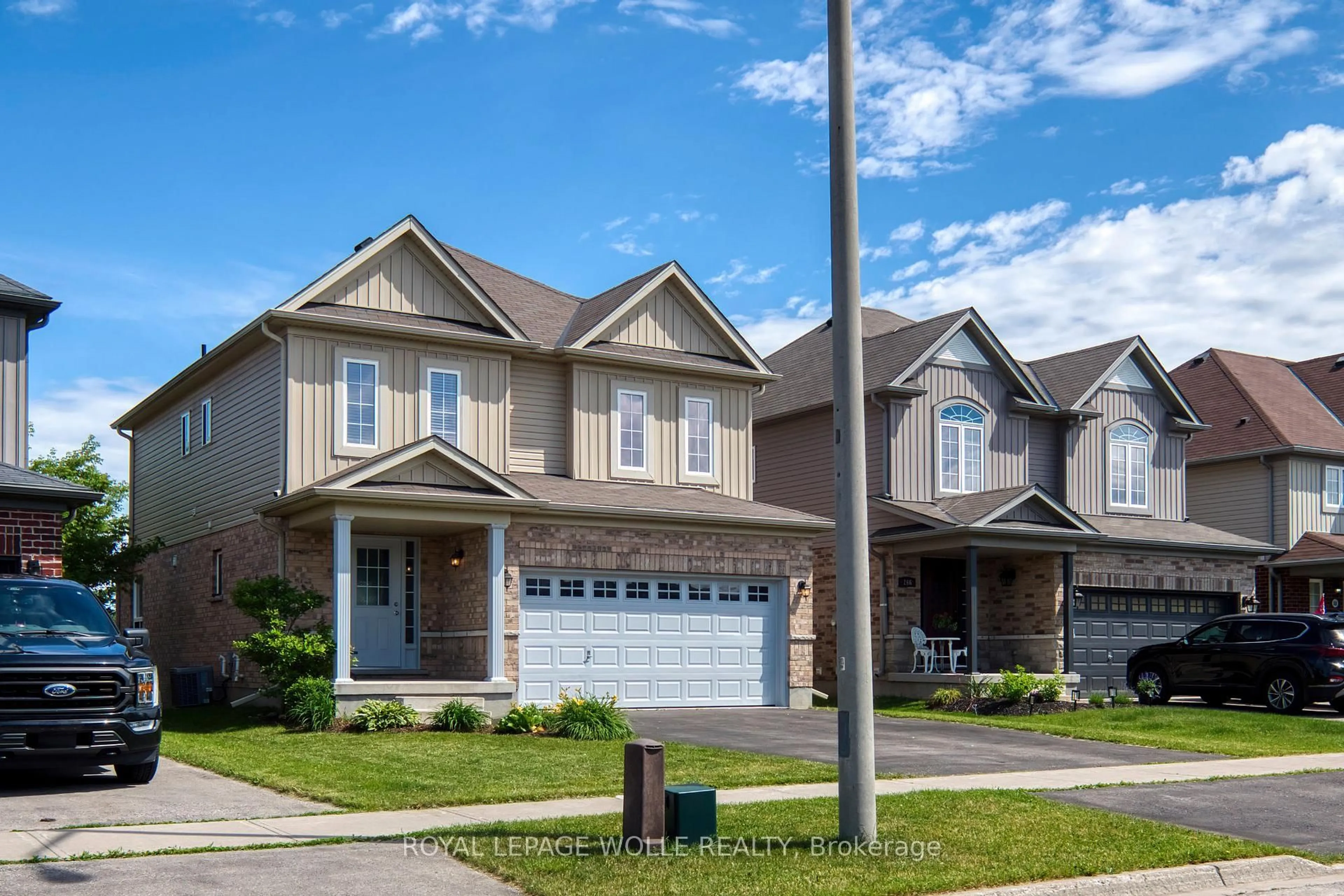 Home with brick exterior material, street for 264 Vincent Dr, North Dumfries Ontario N0B 1E0