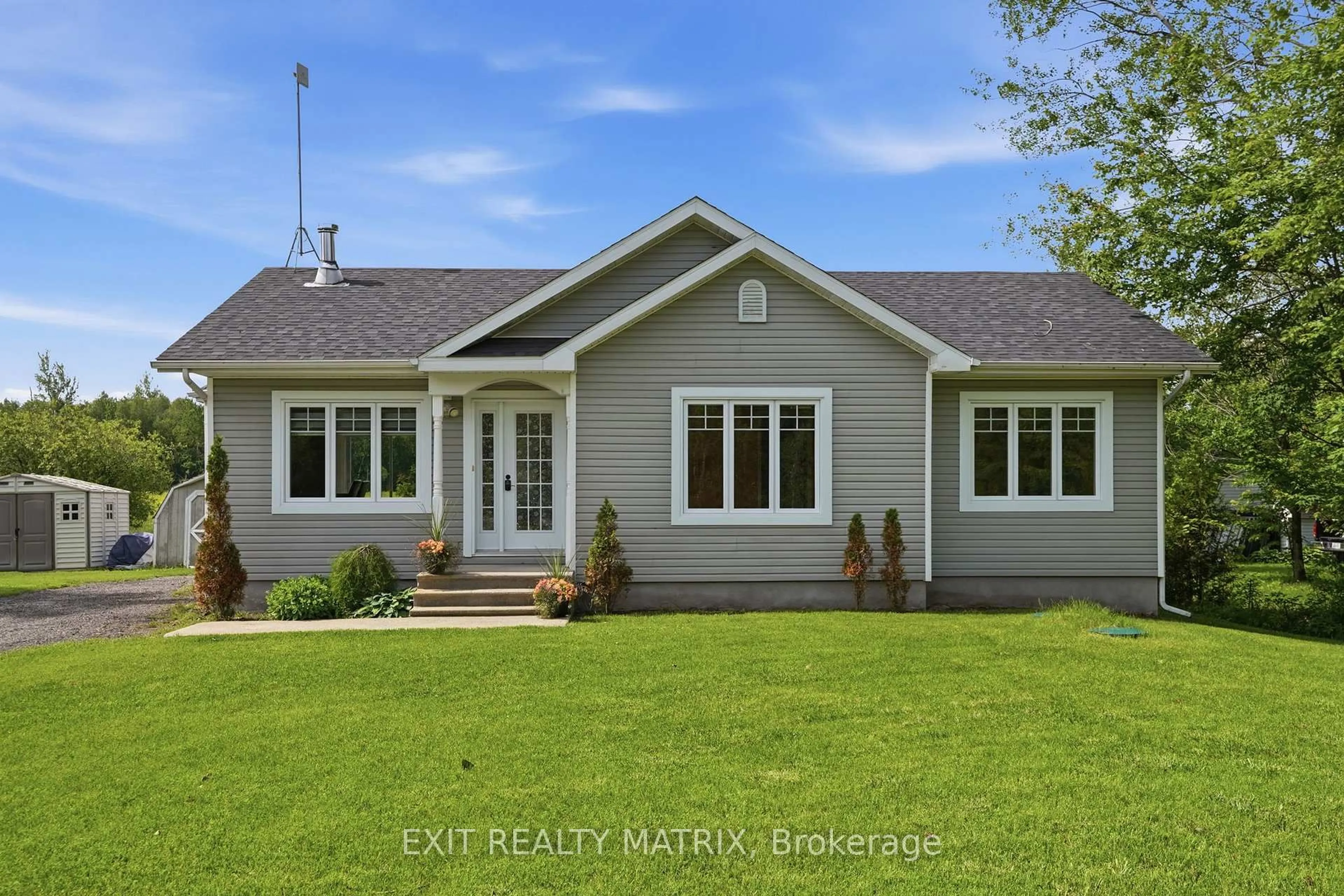 Home with vinyl exterior material, unknown for 3680 Pattee Rd, East Hawkesbury Ontario K6A 2R2