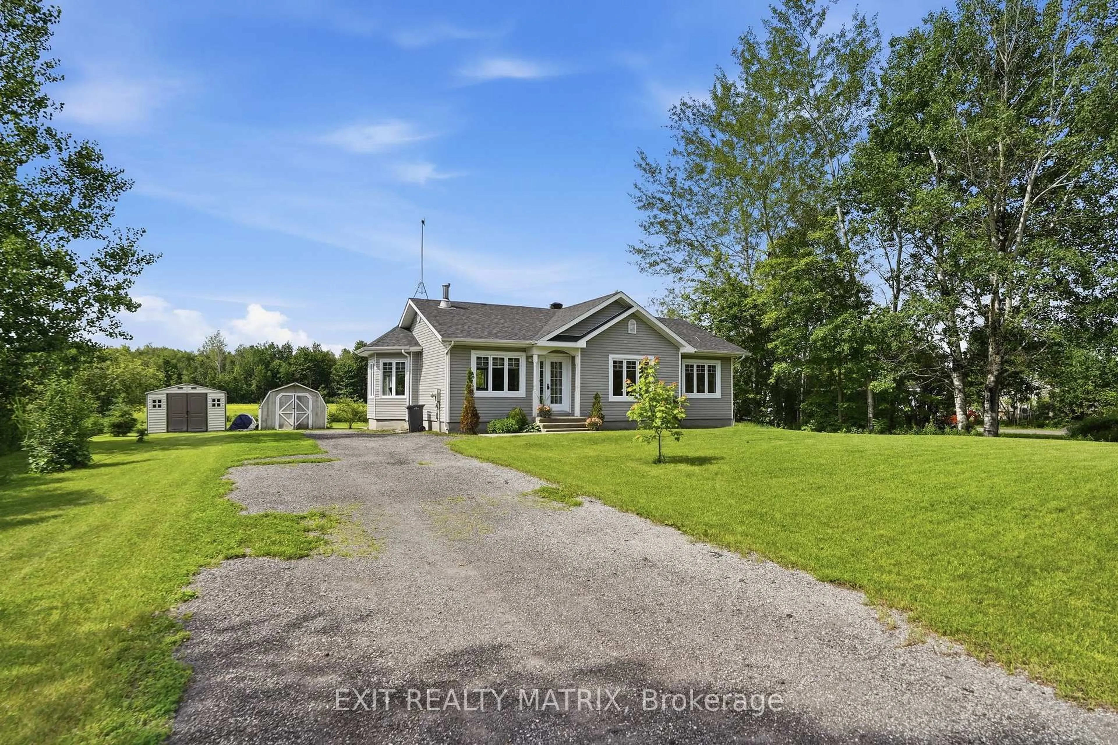A pic from outside/outdoor area/front of a property/back of a property/a pic from drone, unknown for 3680 Pattee Rd, East Hawkesbury Ontario K6A 2R2