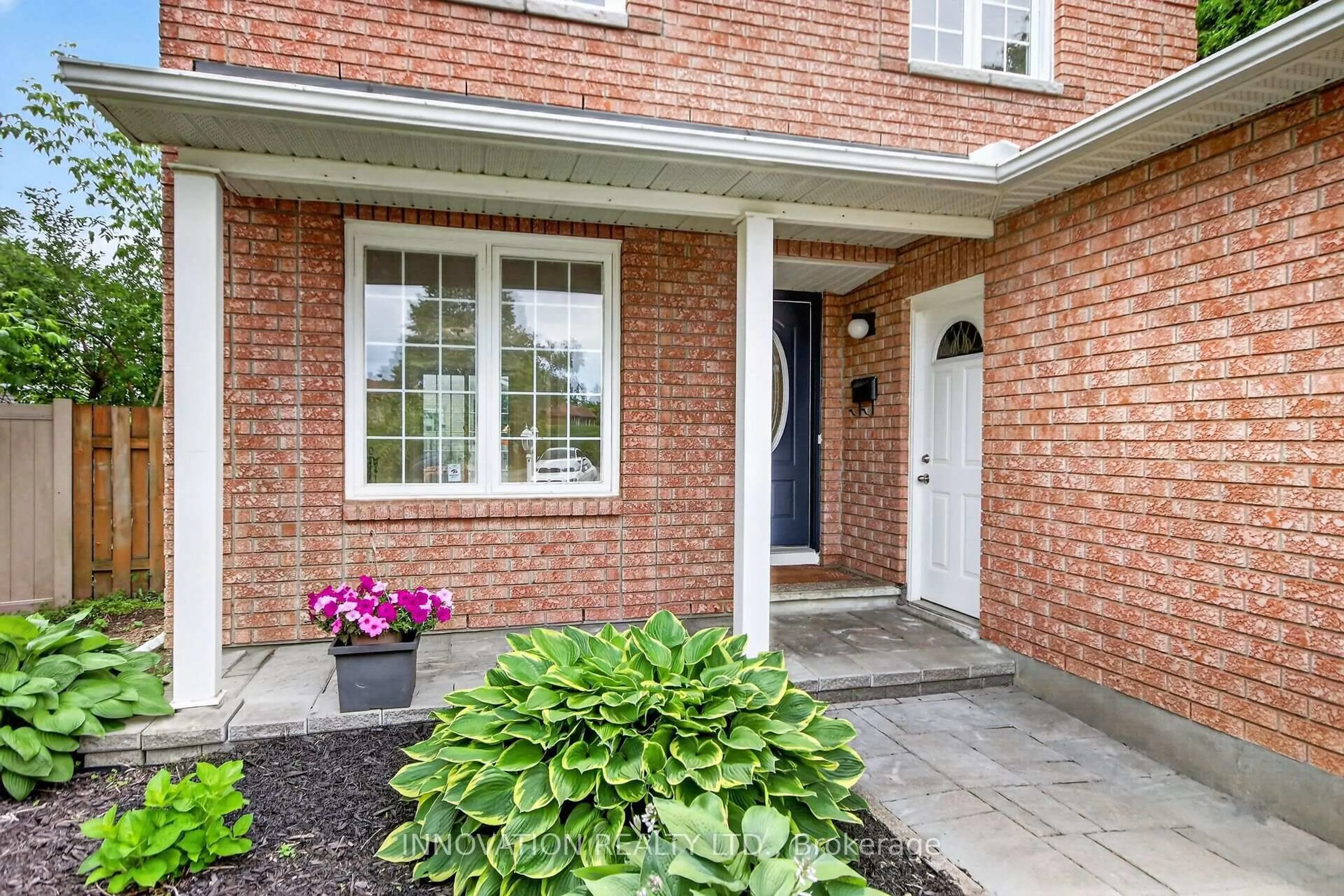 Indoor entryway for 85 Hewitt Way, Ottawa Ontario K2L 3R2