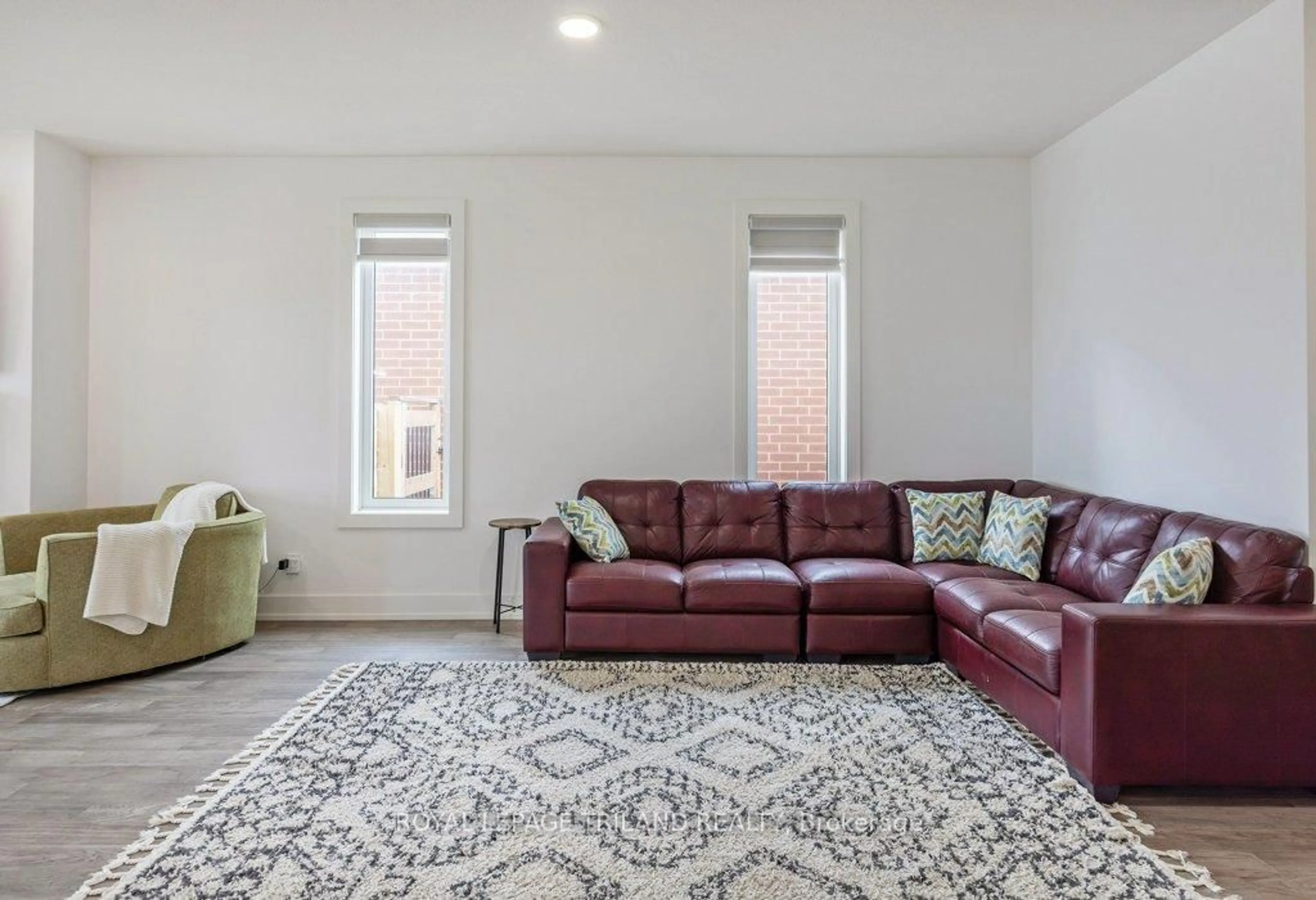 Living room with furniture, unknown for 1480 MEDWAY PARK Dr, London North Ontario N6G 0Z6