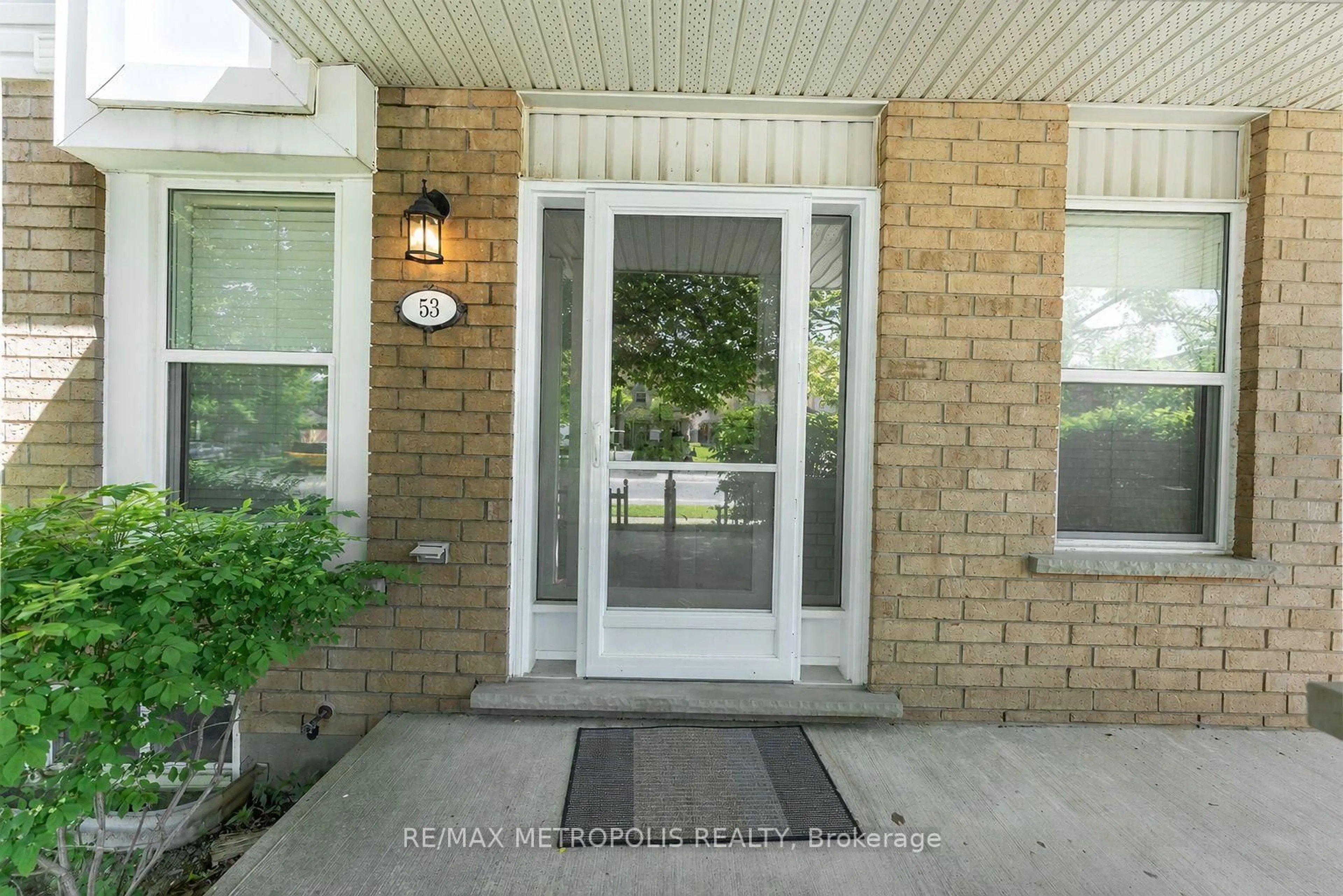 Indoor entryway for 426 Grange Rd #53, Guelph Ontario N1E 7E4