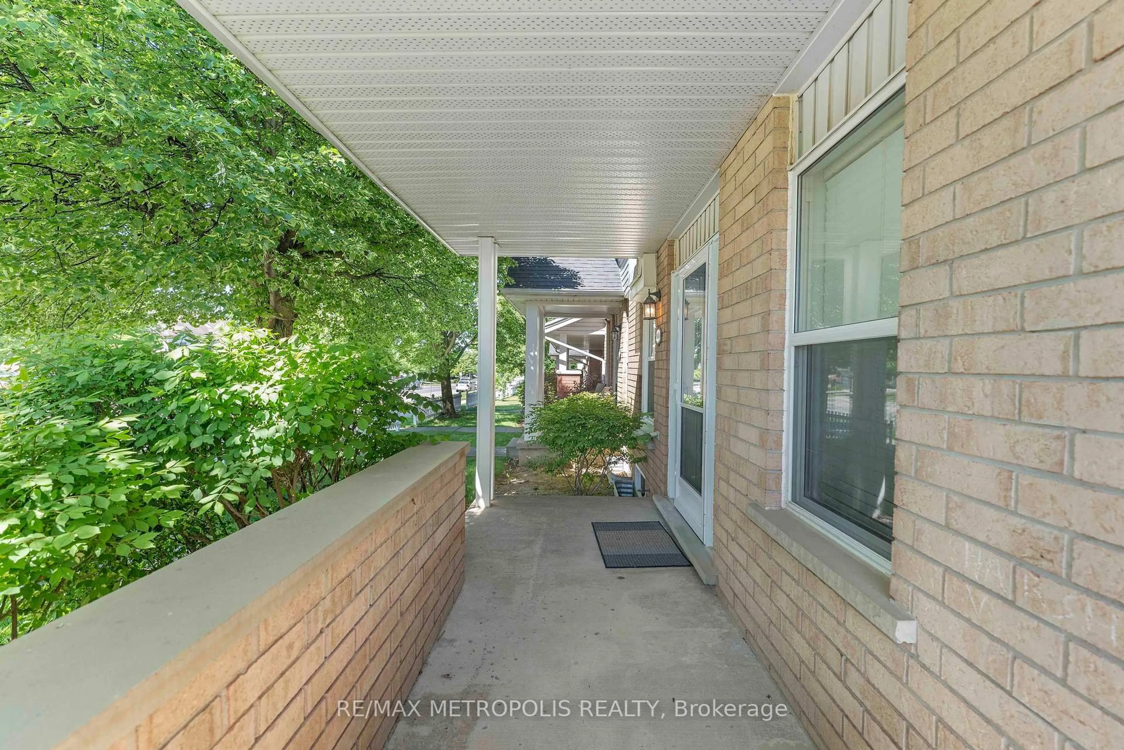 Patio, street for 426 Grange Rd #53, Guelph Ontario N1E 7E4