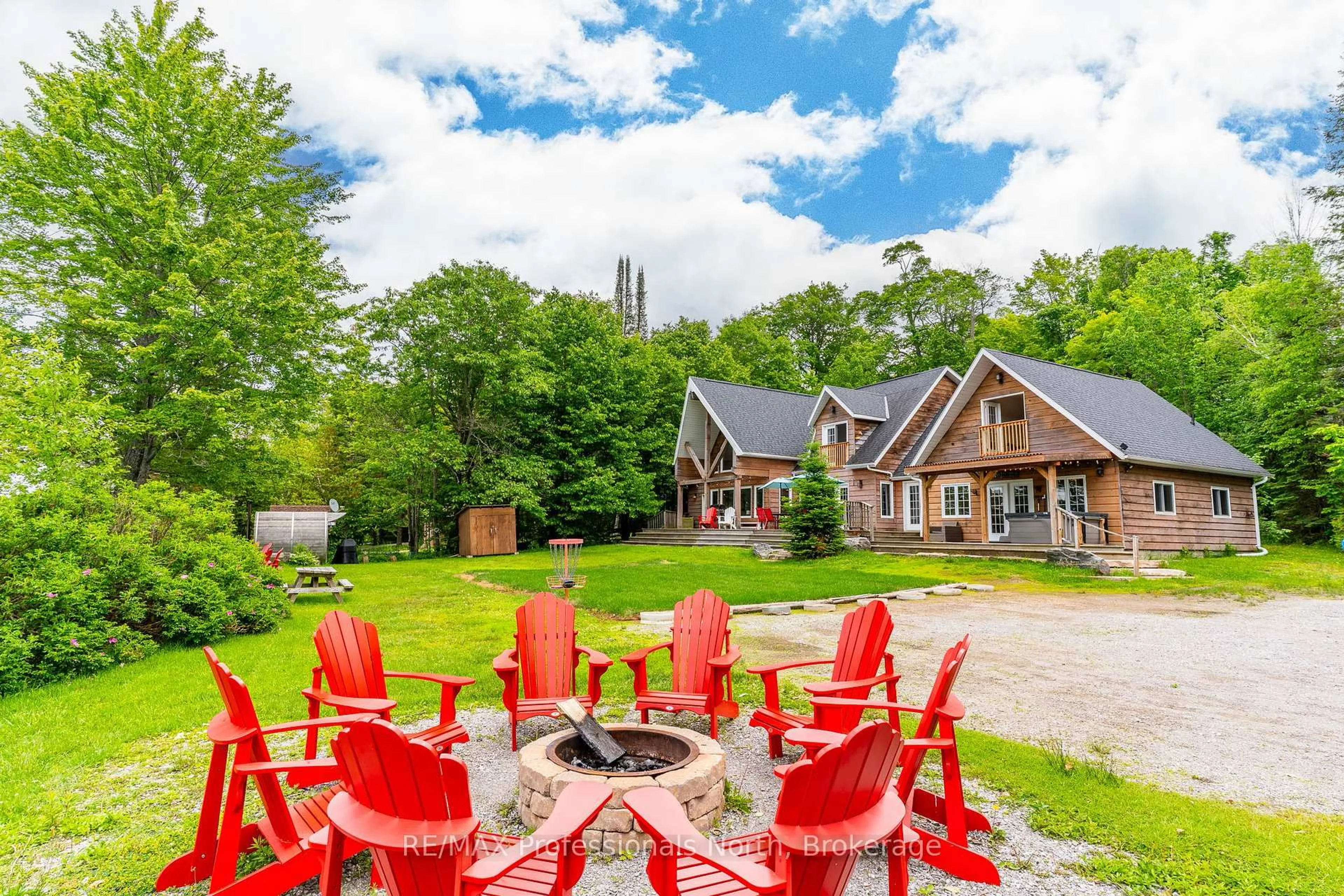 Patio, unknown for 17102 Highway 35, Algonquin Highlands Ontario K0M 1J1