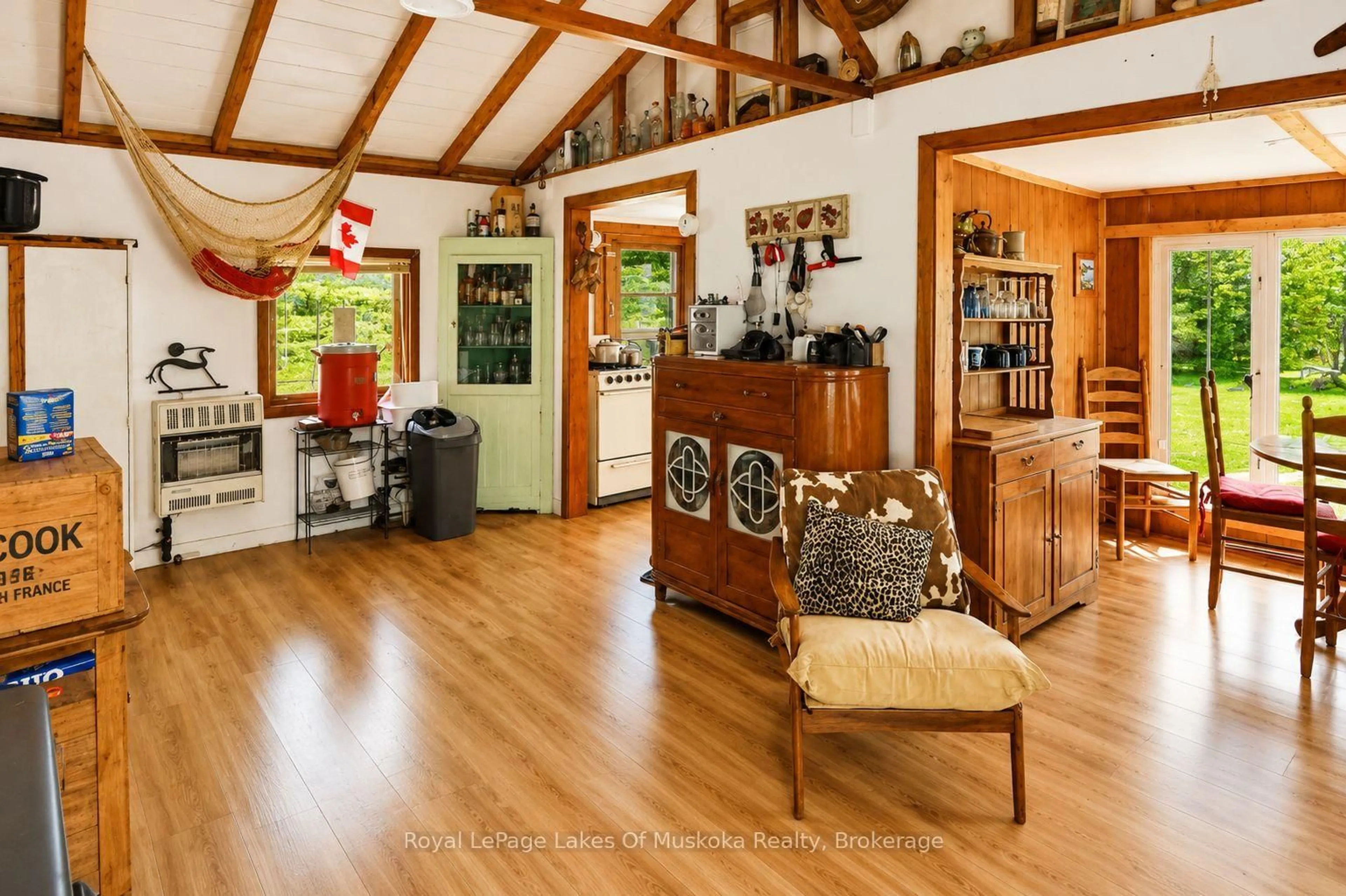 Open concept kitchen, unknown for 1036 Porcupine Pt, Lake of Bays Ontario P0B 1A0