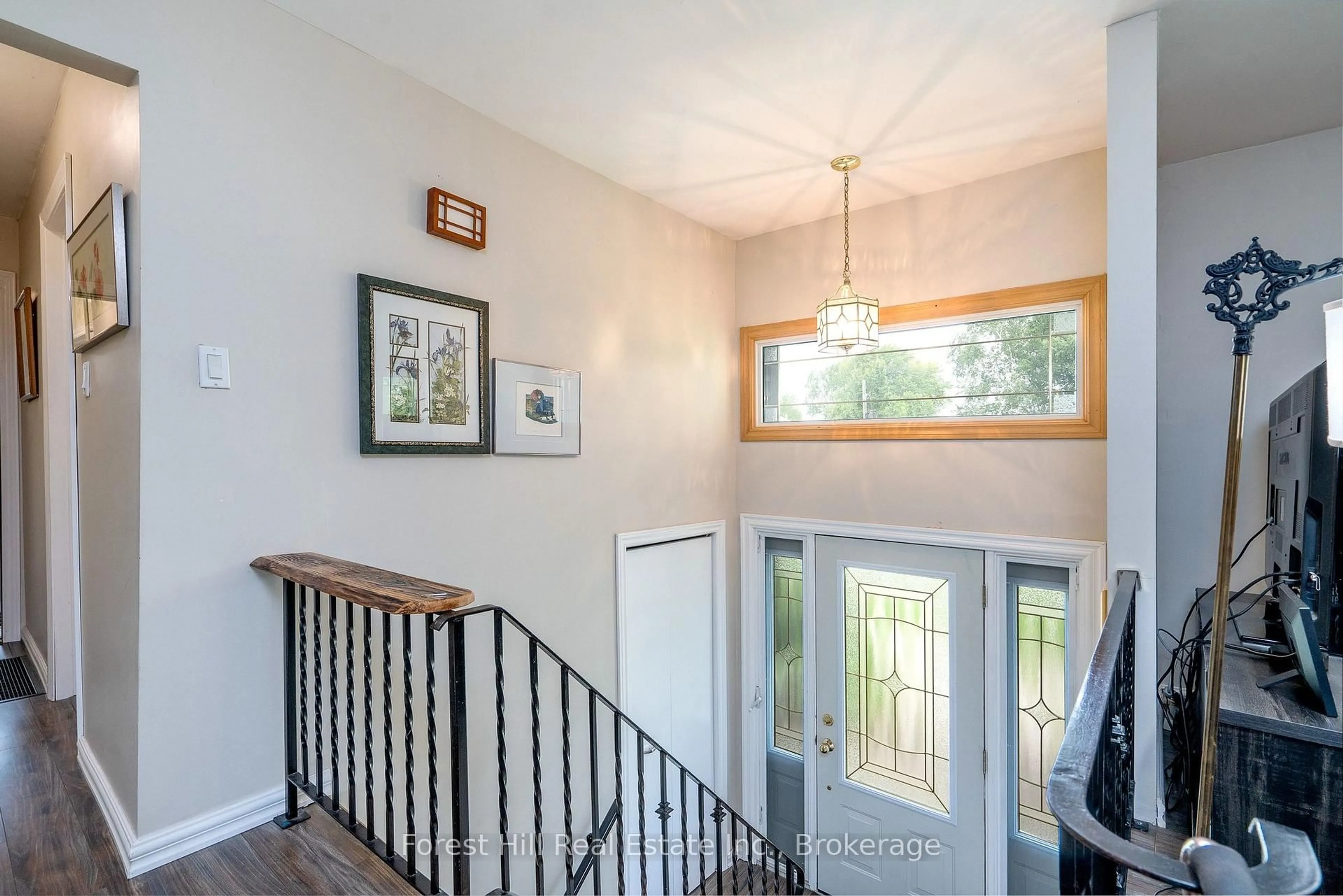 Indoor entryway for 535 George St, South Bruce Peninsula Ontario N0H 2T0