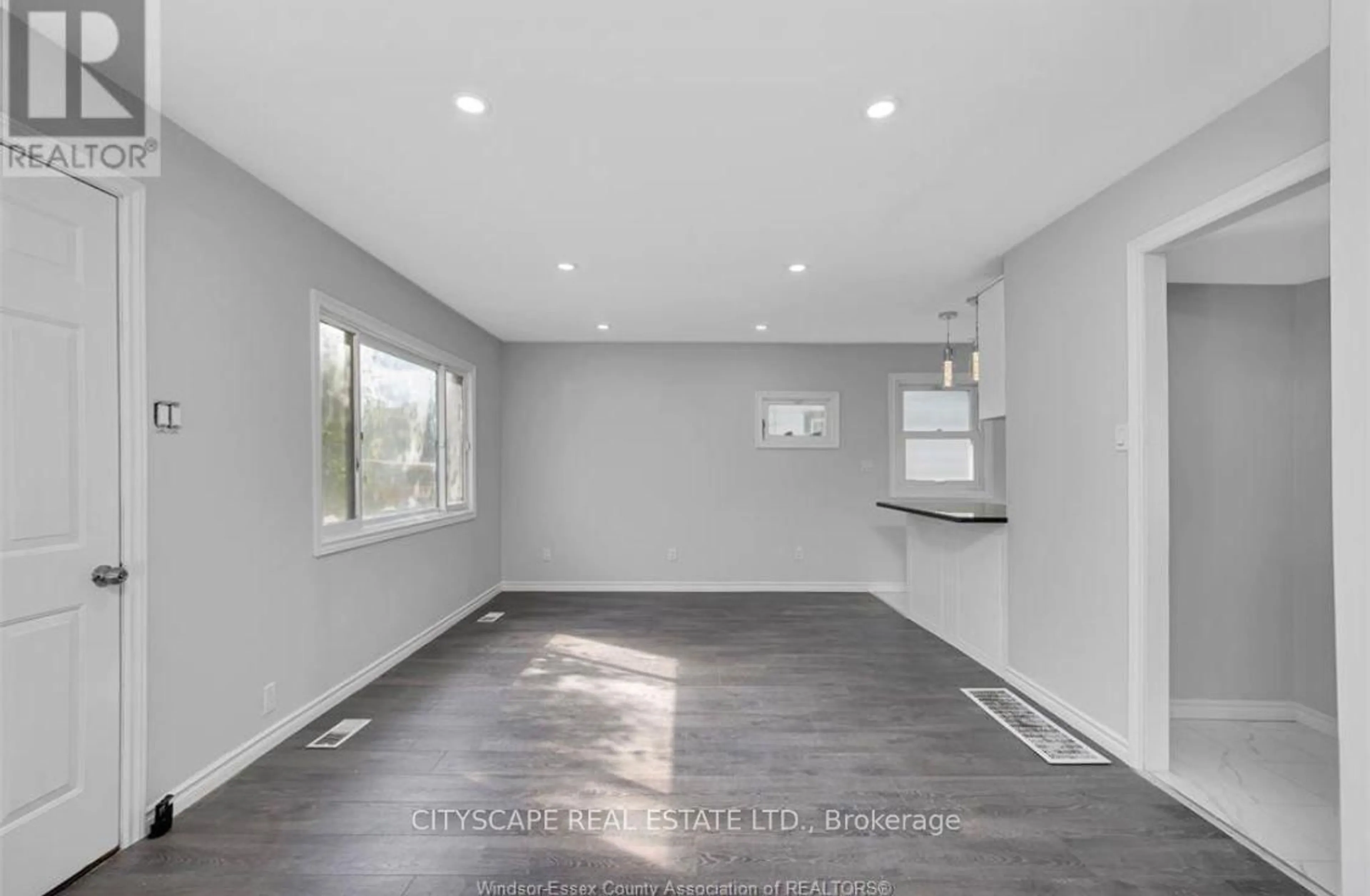 A pic of a room for 1434 Prince Rd, Windsor Ontario N9C 3A9