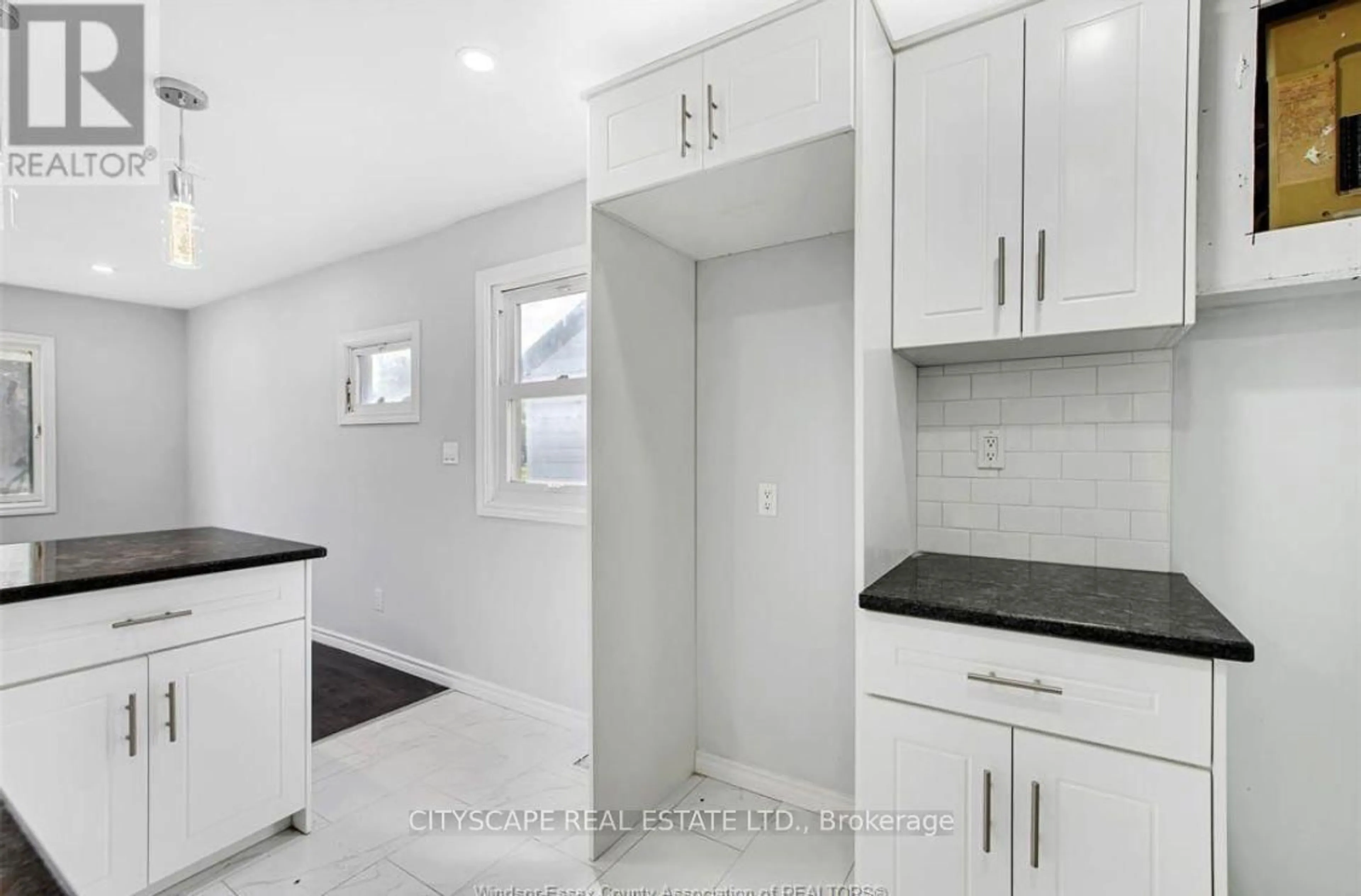 Standard kitchen, ceramic/tile floor for 1434 Prince Rd, Windsor Ontario N9C 3A9