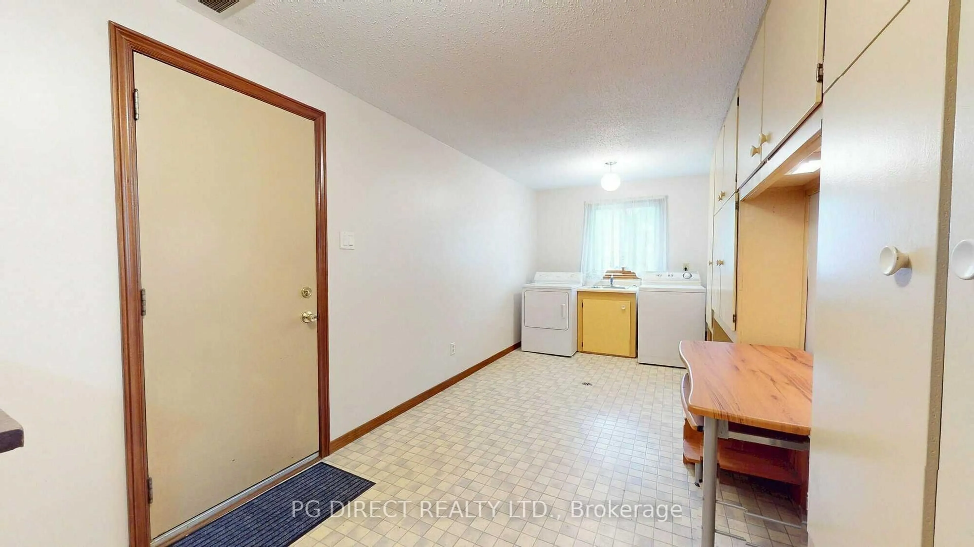A pic of a room for 100 Fairmeadow Dr, Guelph Ontario N1H 7T2