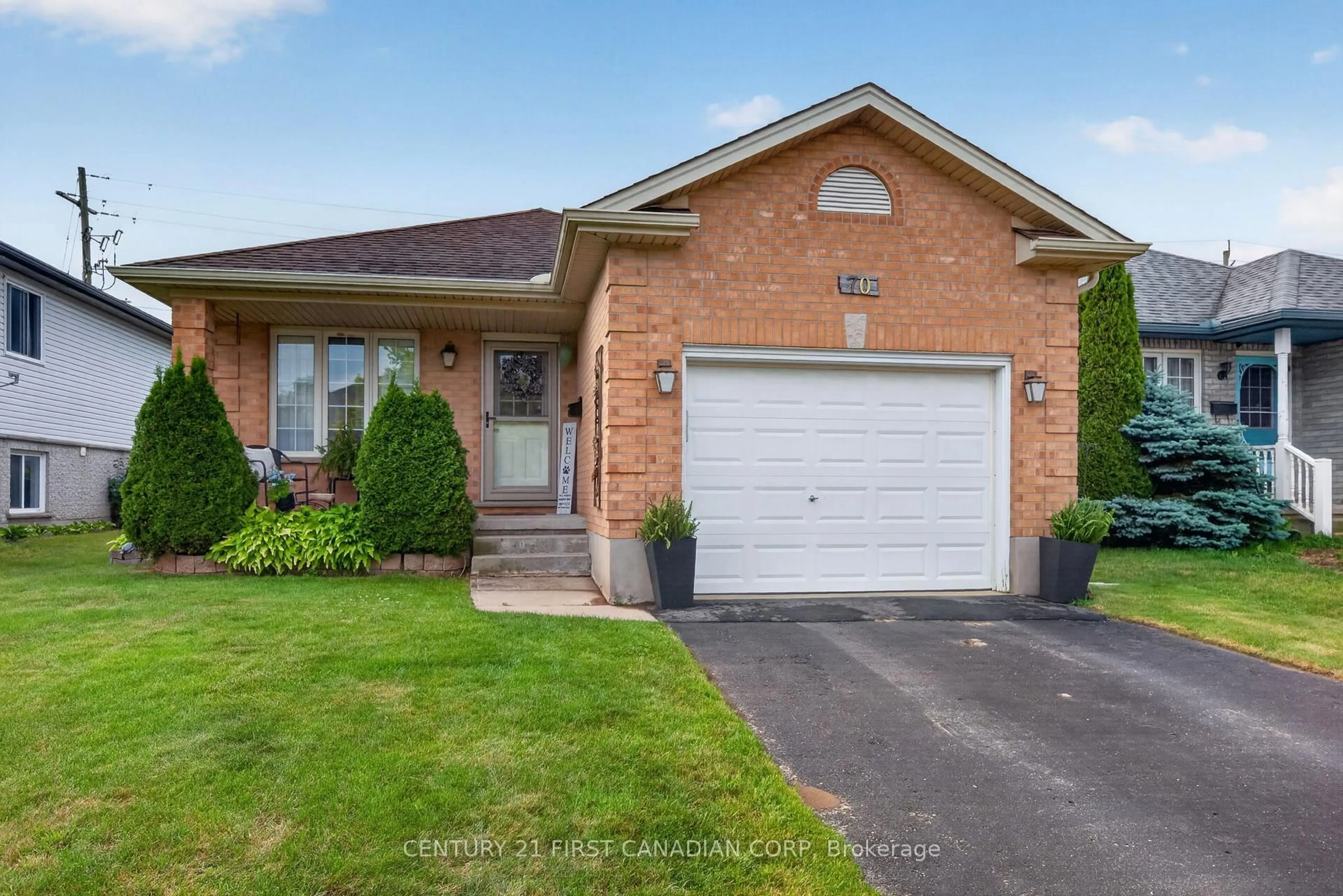 Home with brick exterior material, street for 70 Juniper Cres, Strathroy-Caradoc Ontario N7G 4H1