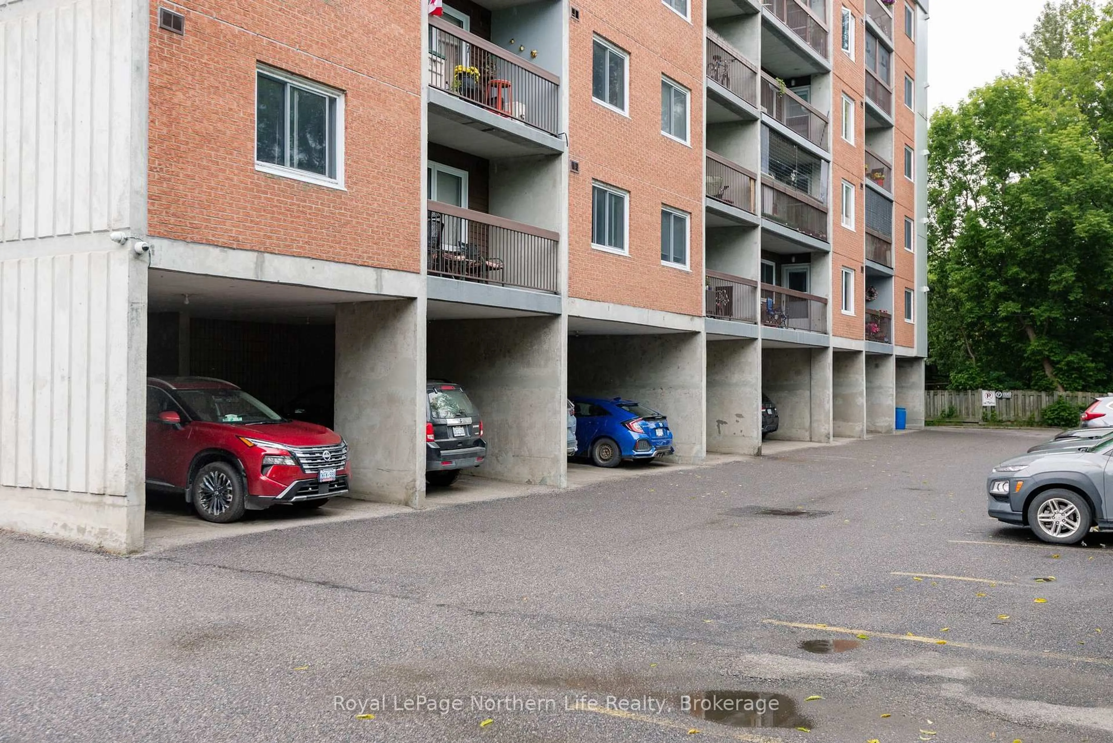 Parking for 130 Worthington St #502, North Bay Ontario P1B 3B2