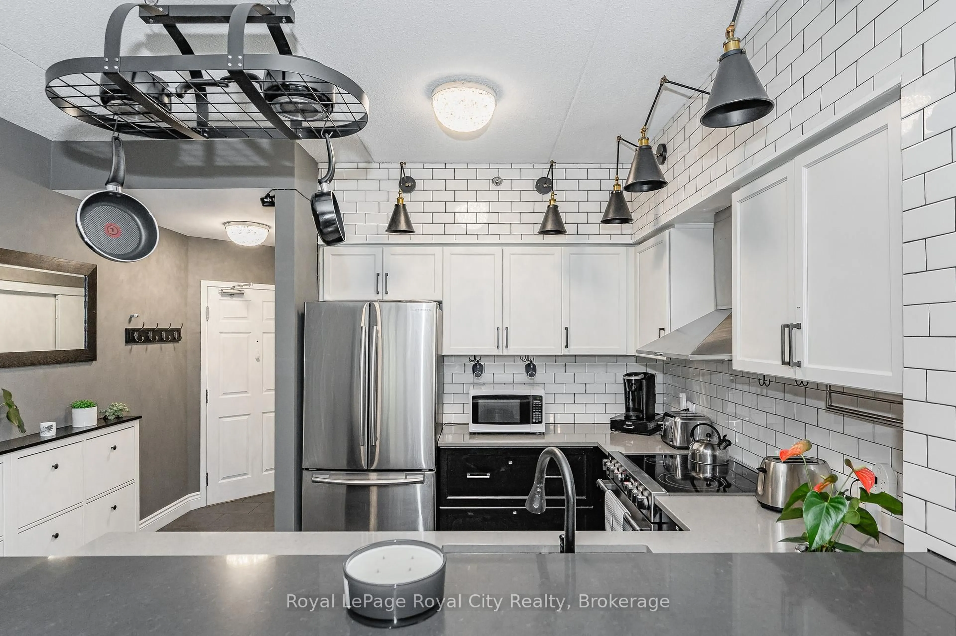 Unknown for 308 Watson Pkwy #102, Guelph Ontario N1E 0G7