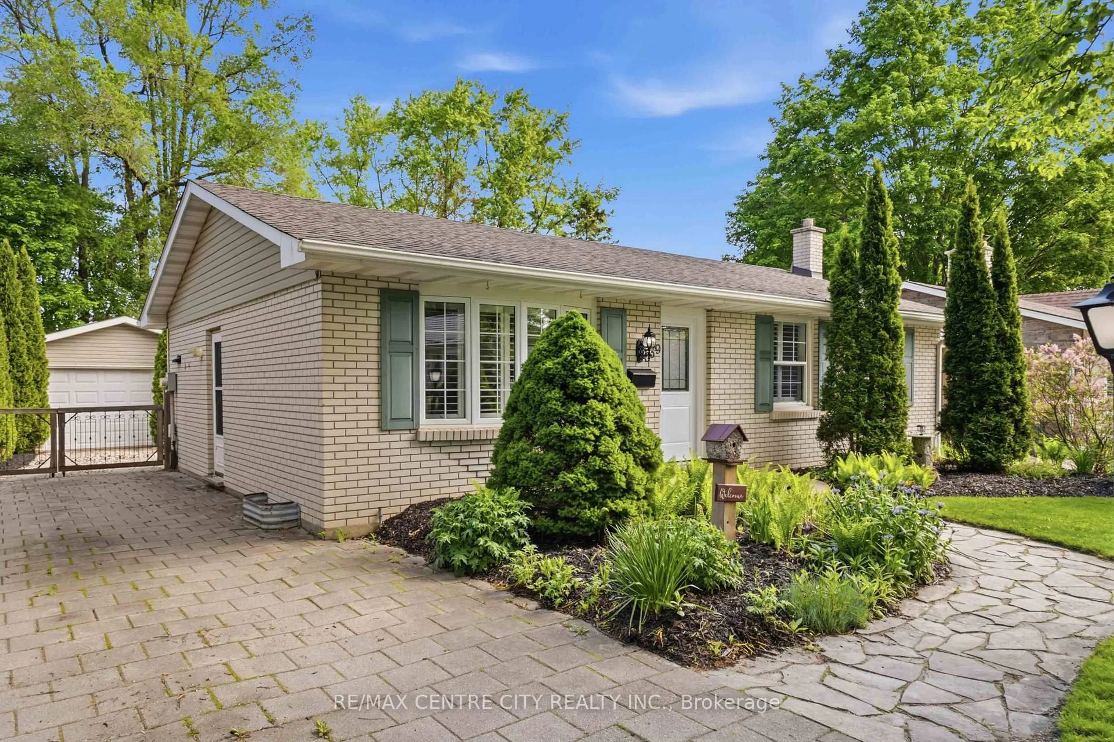 Home with brick exterior material, street for 639 Dunboyne Cres, London North Ontario N5X 1X9