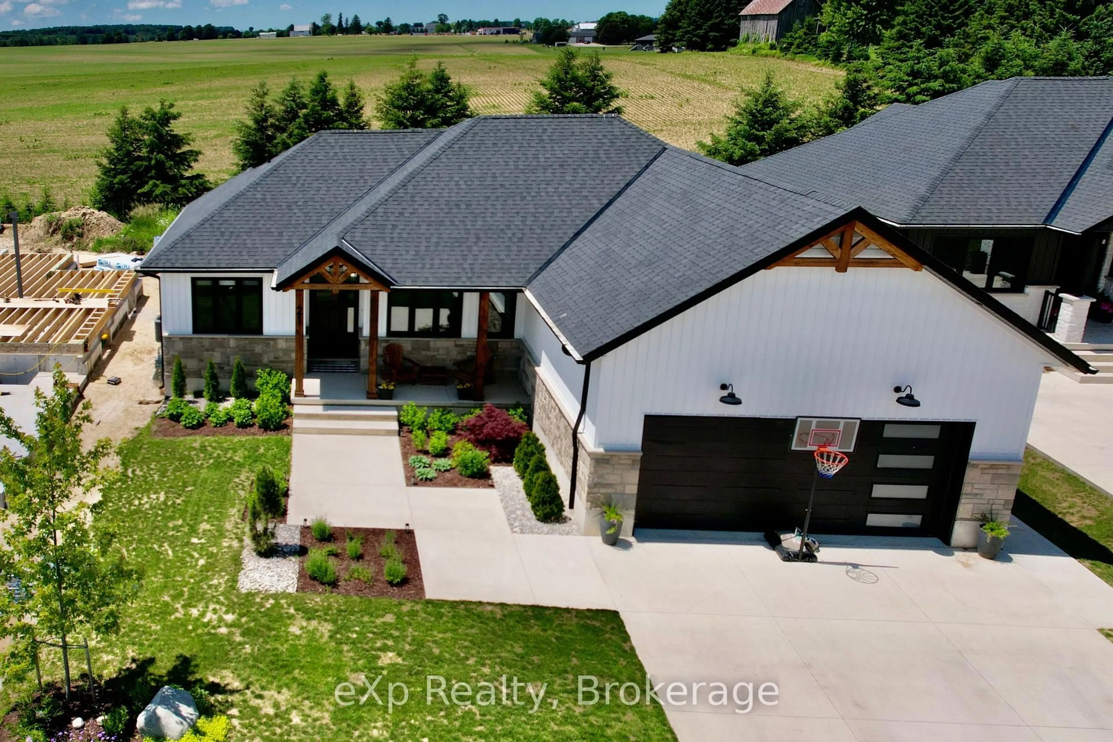 A pic from outside/outdoor area/front of a property/back of a property/a pic from drone, unknown for 21 Devinwood Ave, Brockton Ontario N0G 2V0