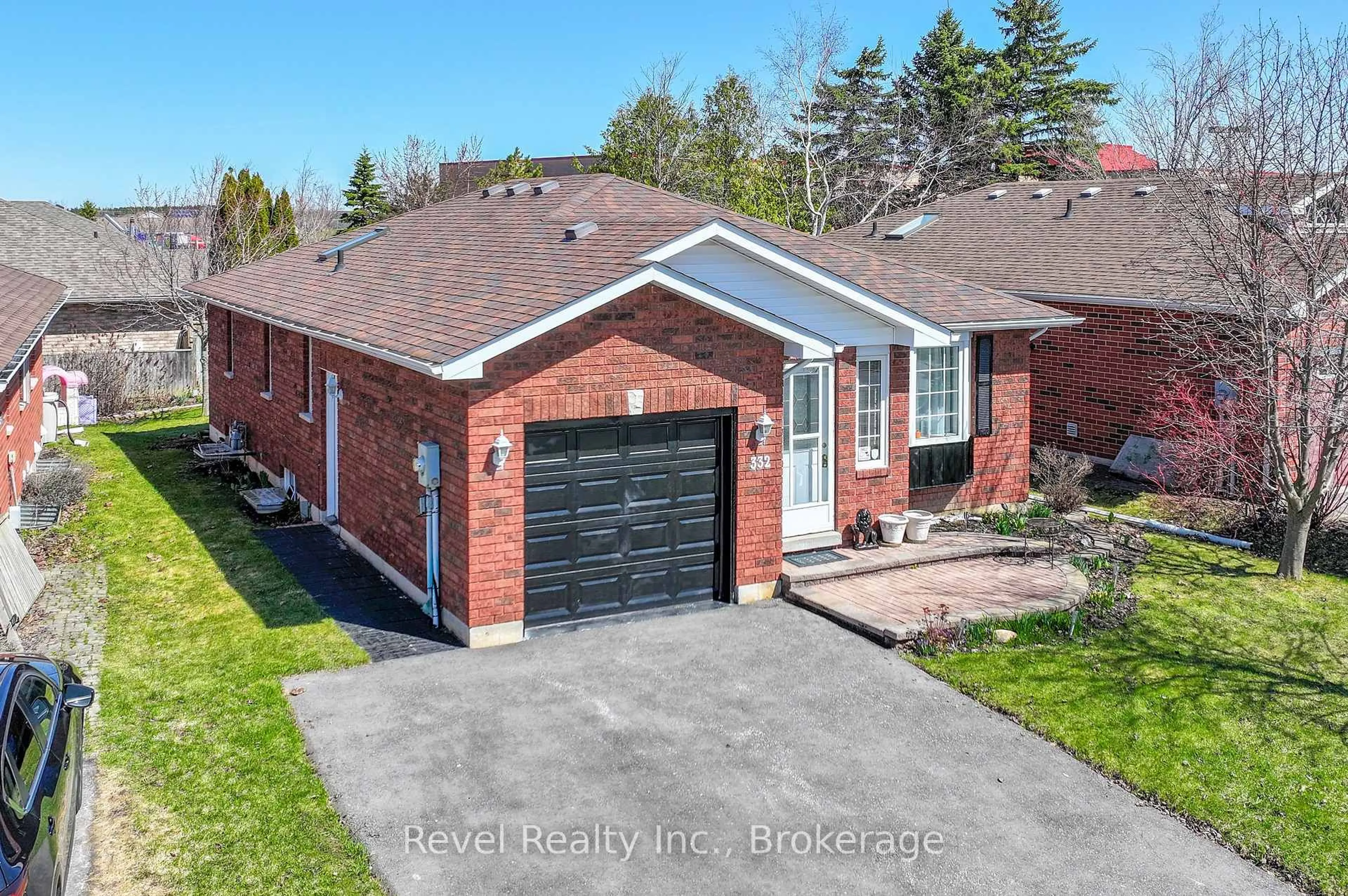 Home with brick exterior material, street for 332 Mary St, Kawartha Lakes Ontario K9V 5X5