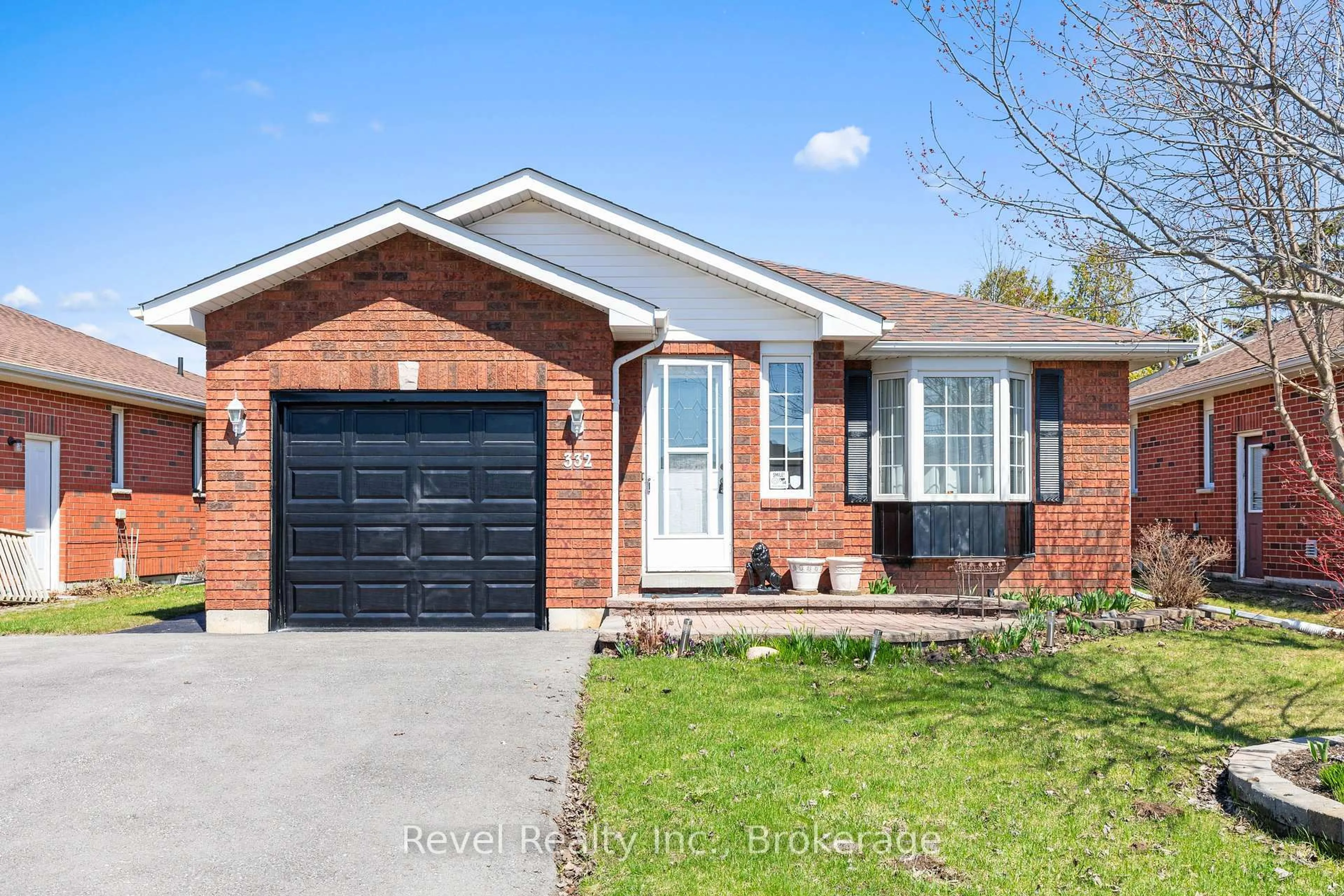 Home with brick exterior material, street for 332 Mary St, Kawartha Lakes Ontario K9V 5X5