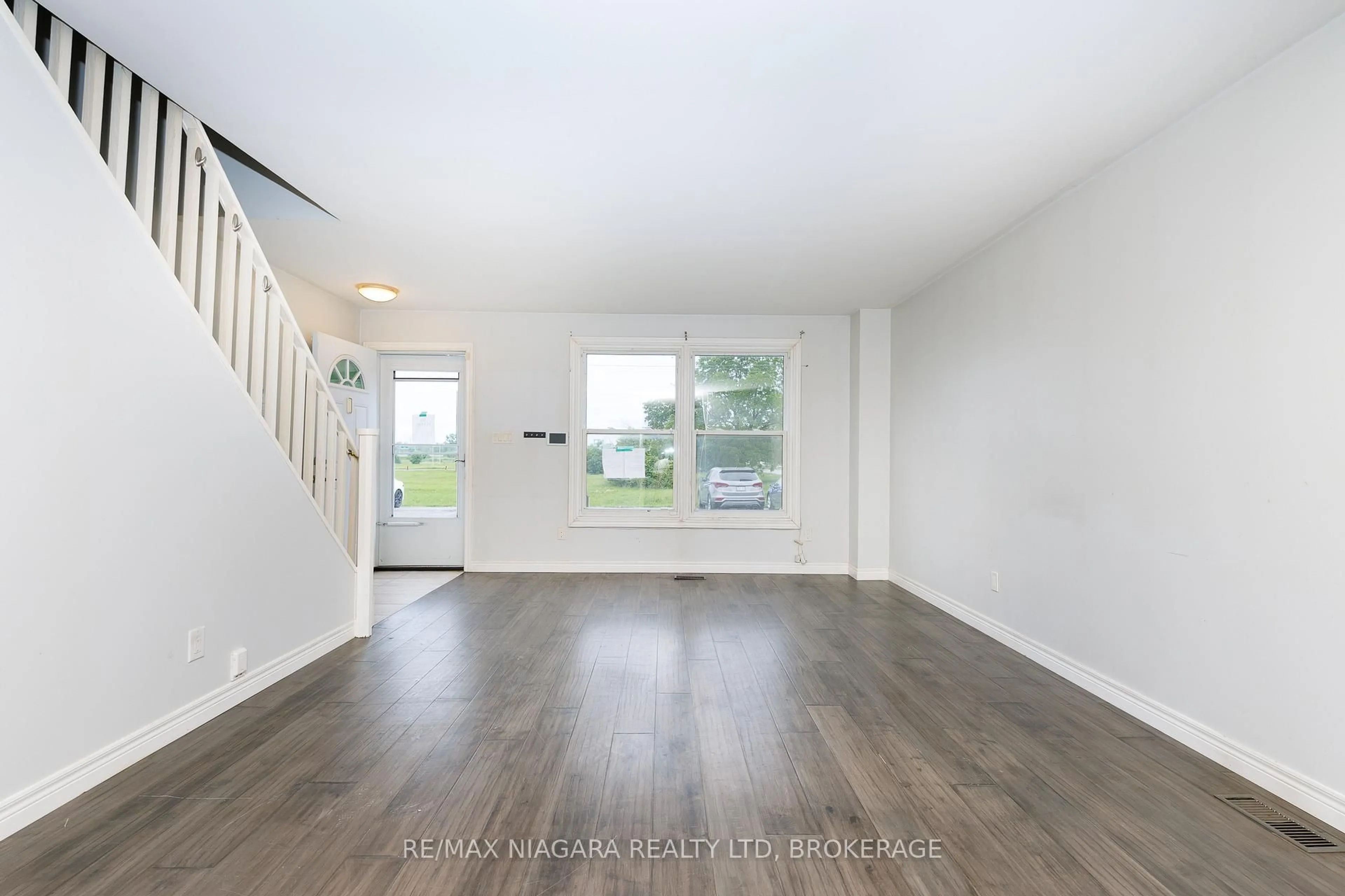 A pic of a room for 252 Bertie St #1, Fort Erie Ontario L2A 1Z6