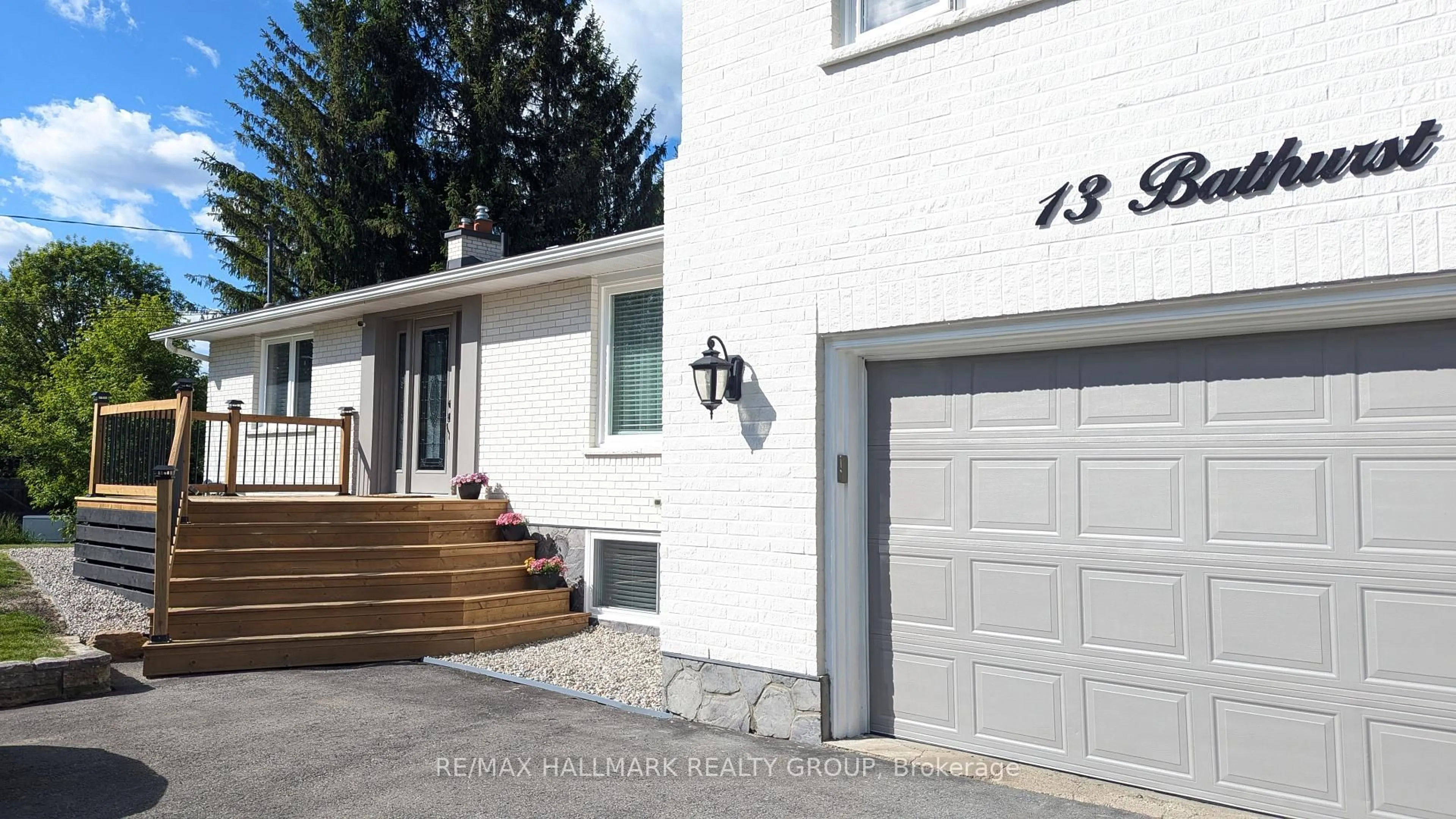 Unknown for 13 Bathurst St, Kanata Ontario K2W 1A7