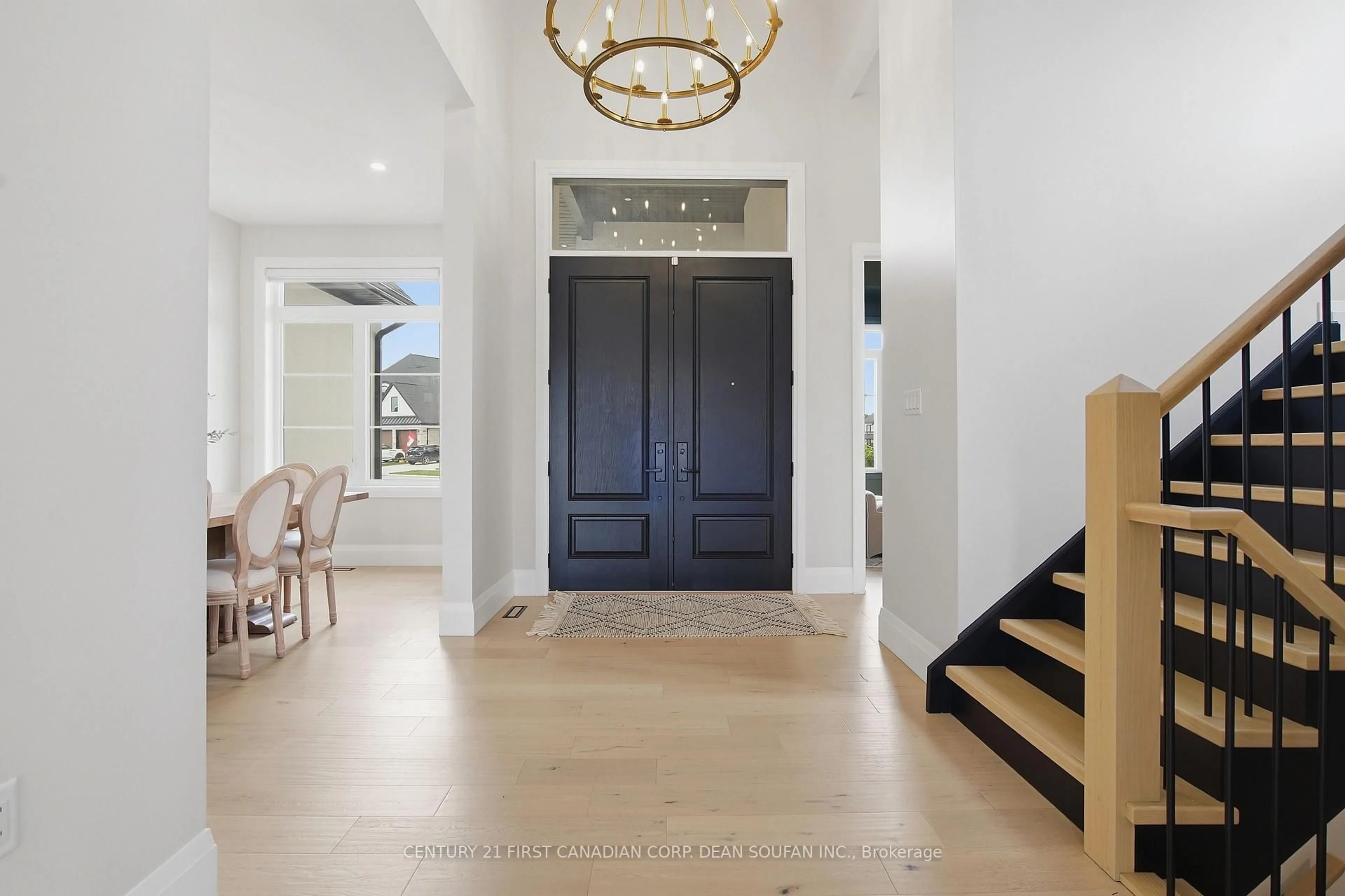 Indoor entryway for 7525 Silver Creek Cres, London South Ontario N6P 0G6