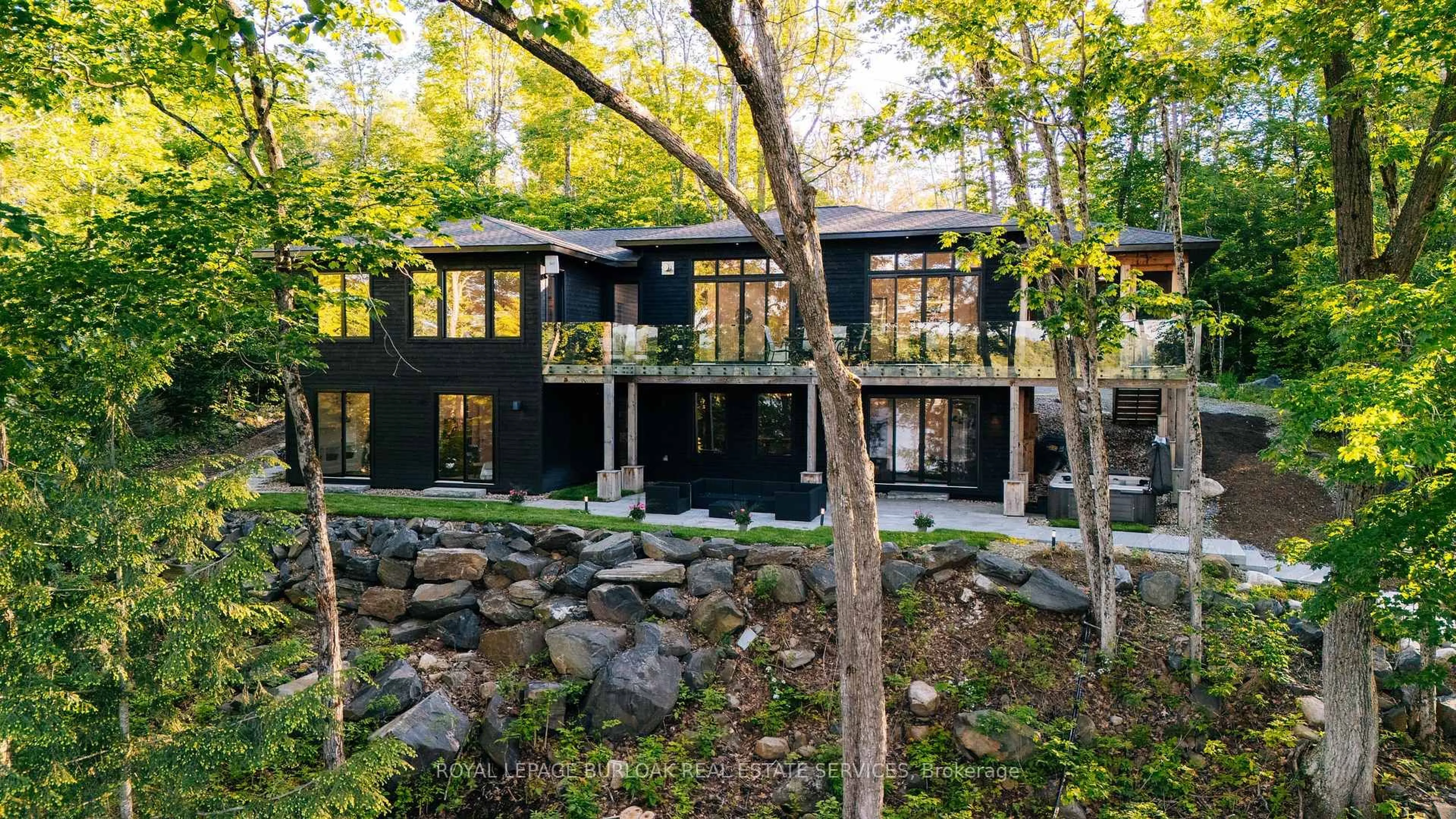 Home with brick exterior material, unknown for 22 Long And Winding Rd, Seguin Ontario P2A 2W8