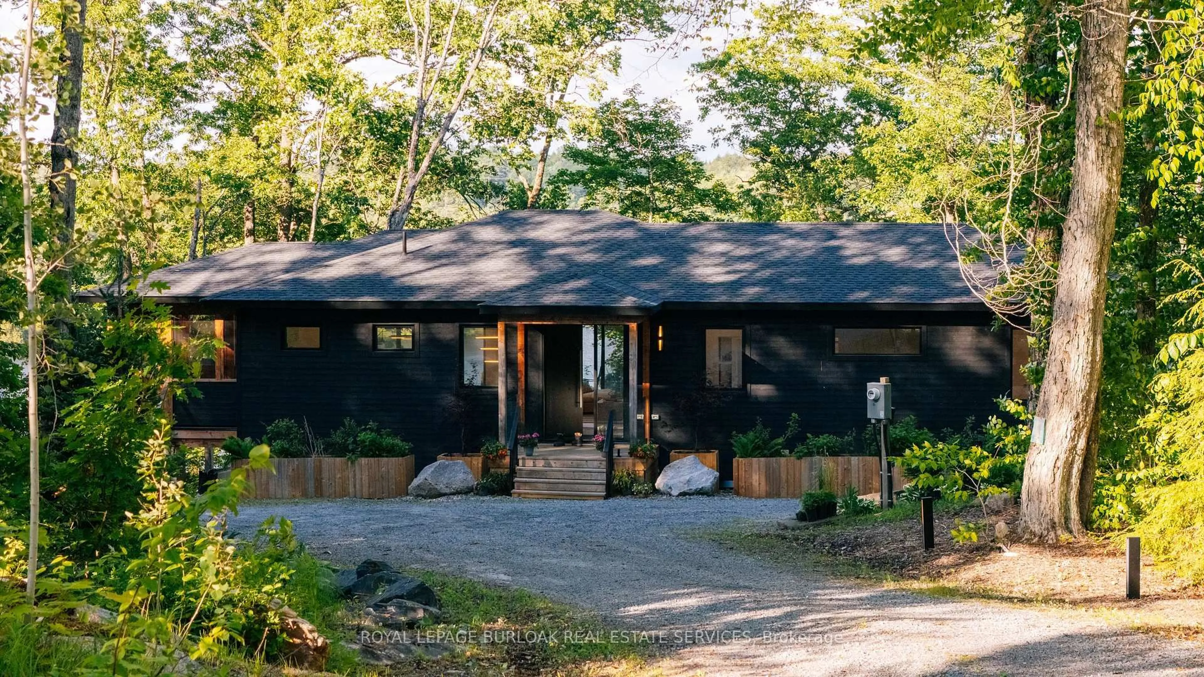 Patio, unknown for 22 Long And Winding Rd, Seguin Ontario P2A 2W8