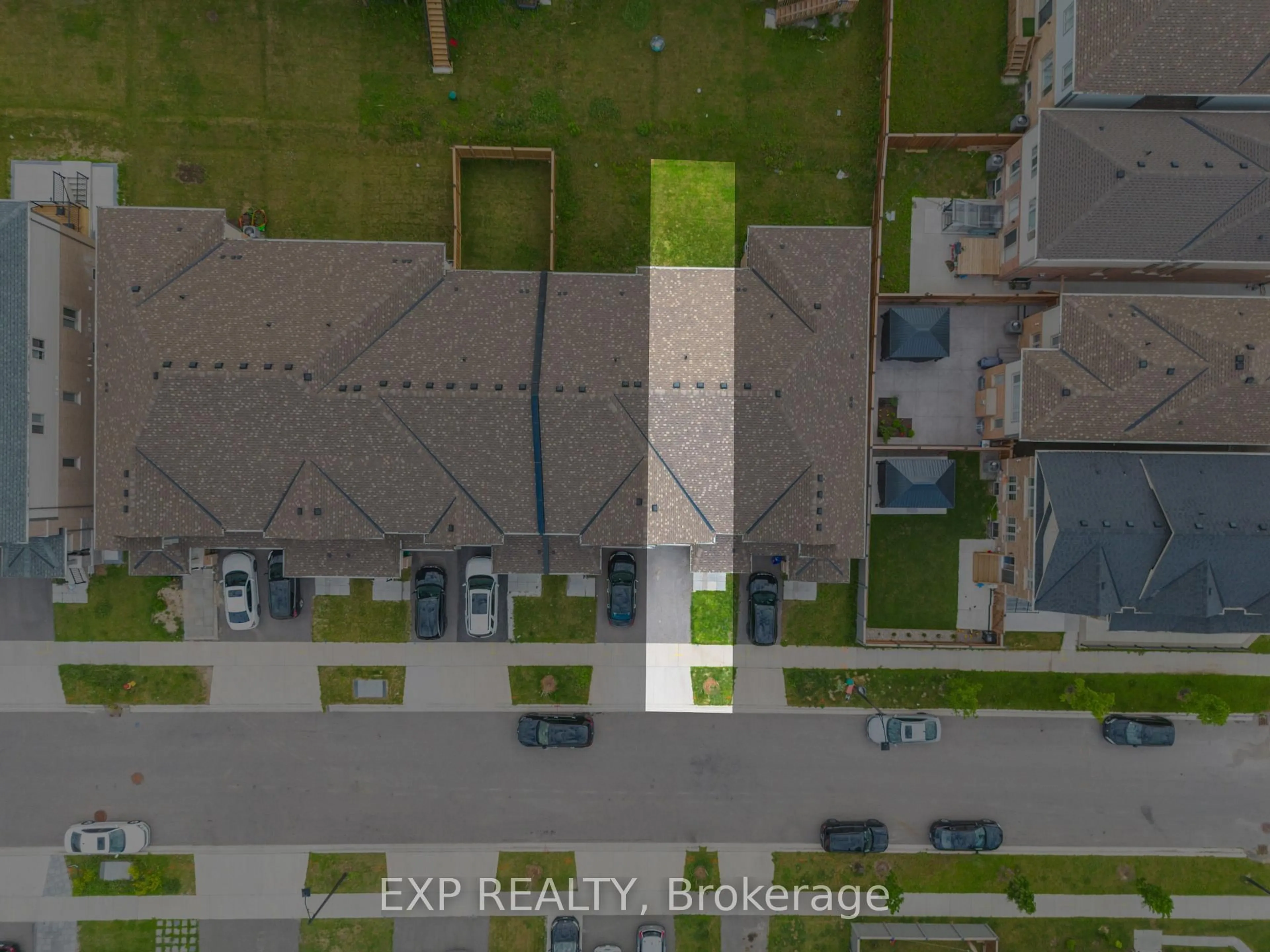 A pic from outside/outdoor area/front of a property/back of a property/a pic from drone, unknown for 8 Roywood St, Kitchener Ontario N2R 0S5