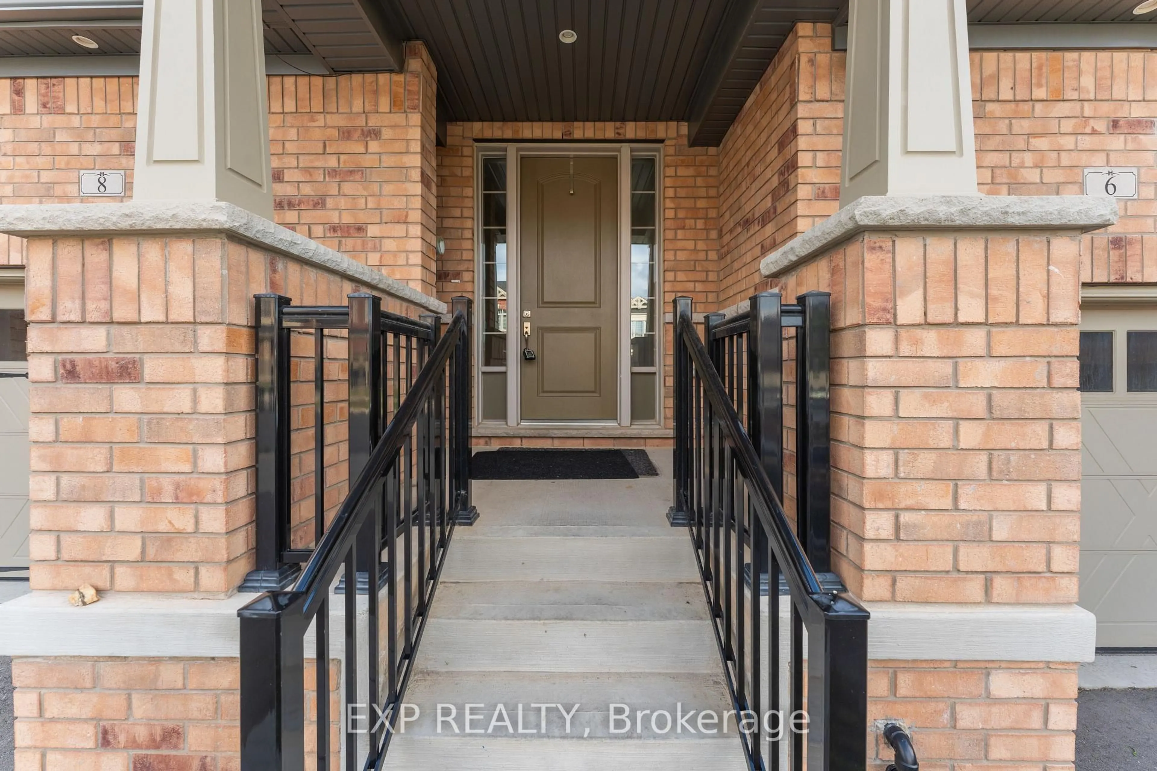 Indoor entryway for 8 Roywood St, Kitchener Ontario N2R 0S5