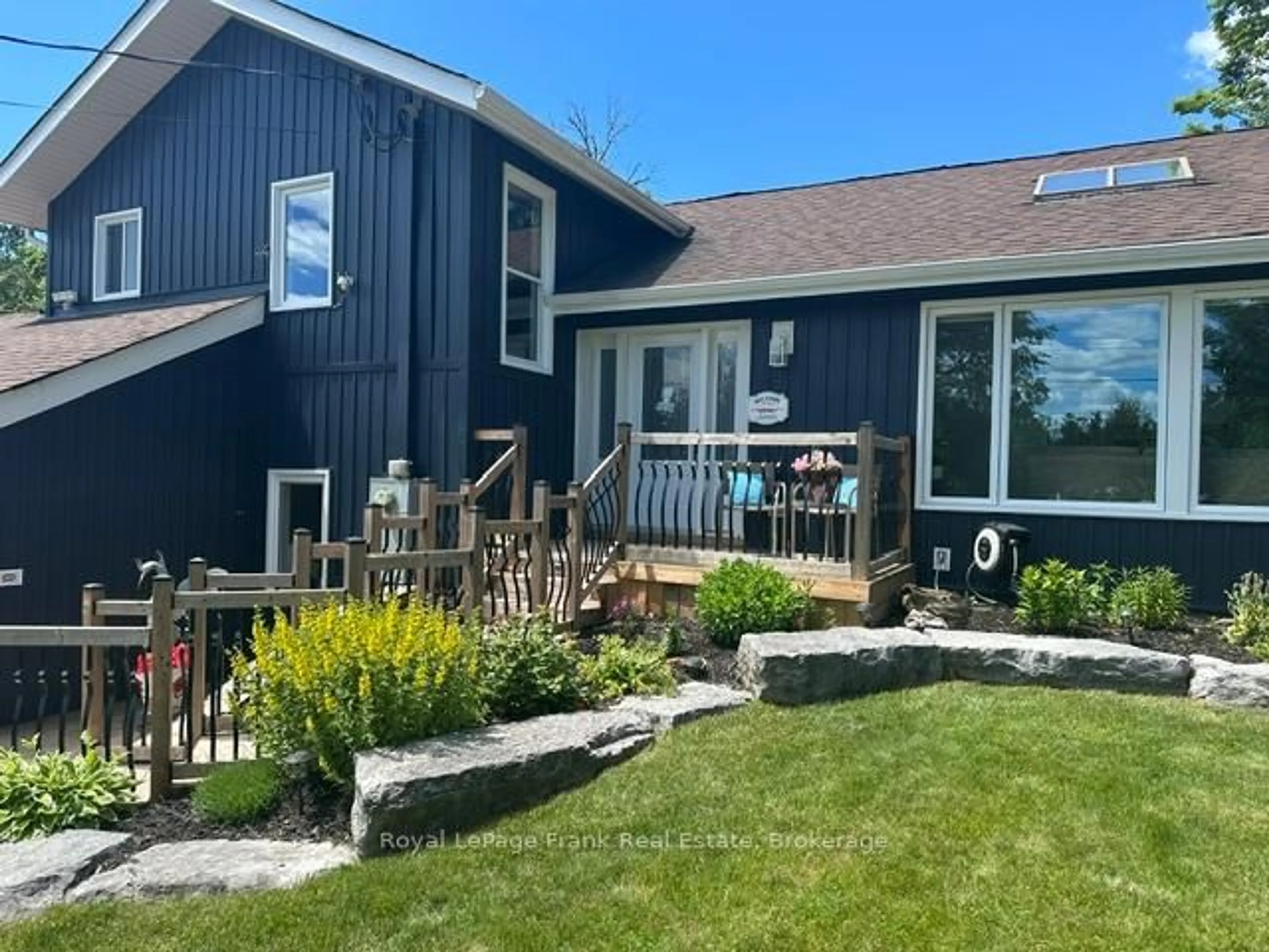 Home with vinyl exterior material, unknown for 118 Echo Bay Rd, Kawartha Lakes Ontario K0M 1A0
