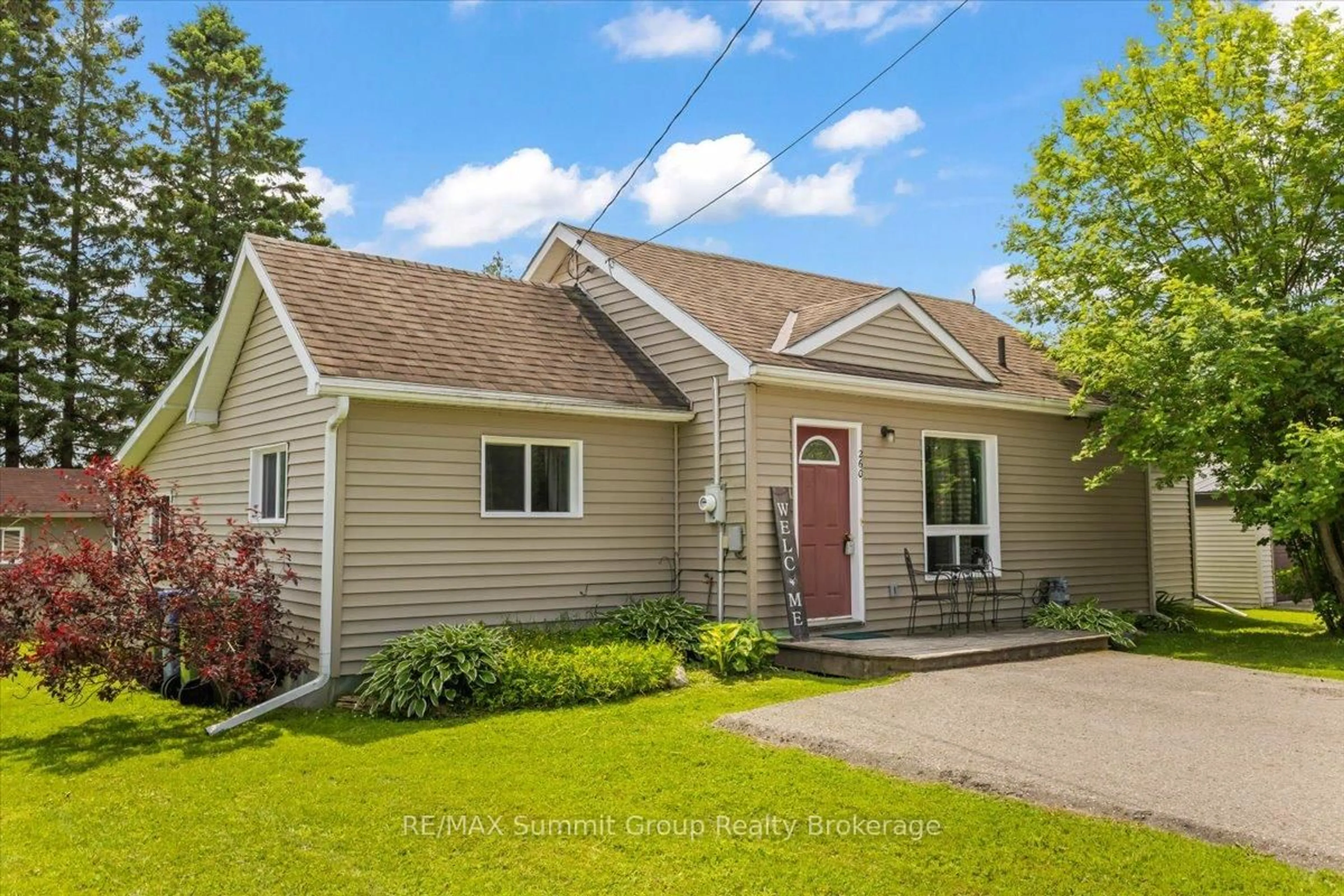 Home with vinyl exterior material, street for 260 Victoria St, Southgate Ontario N0C 1B0