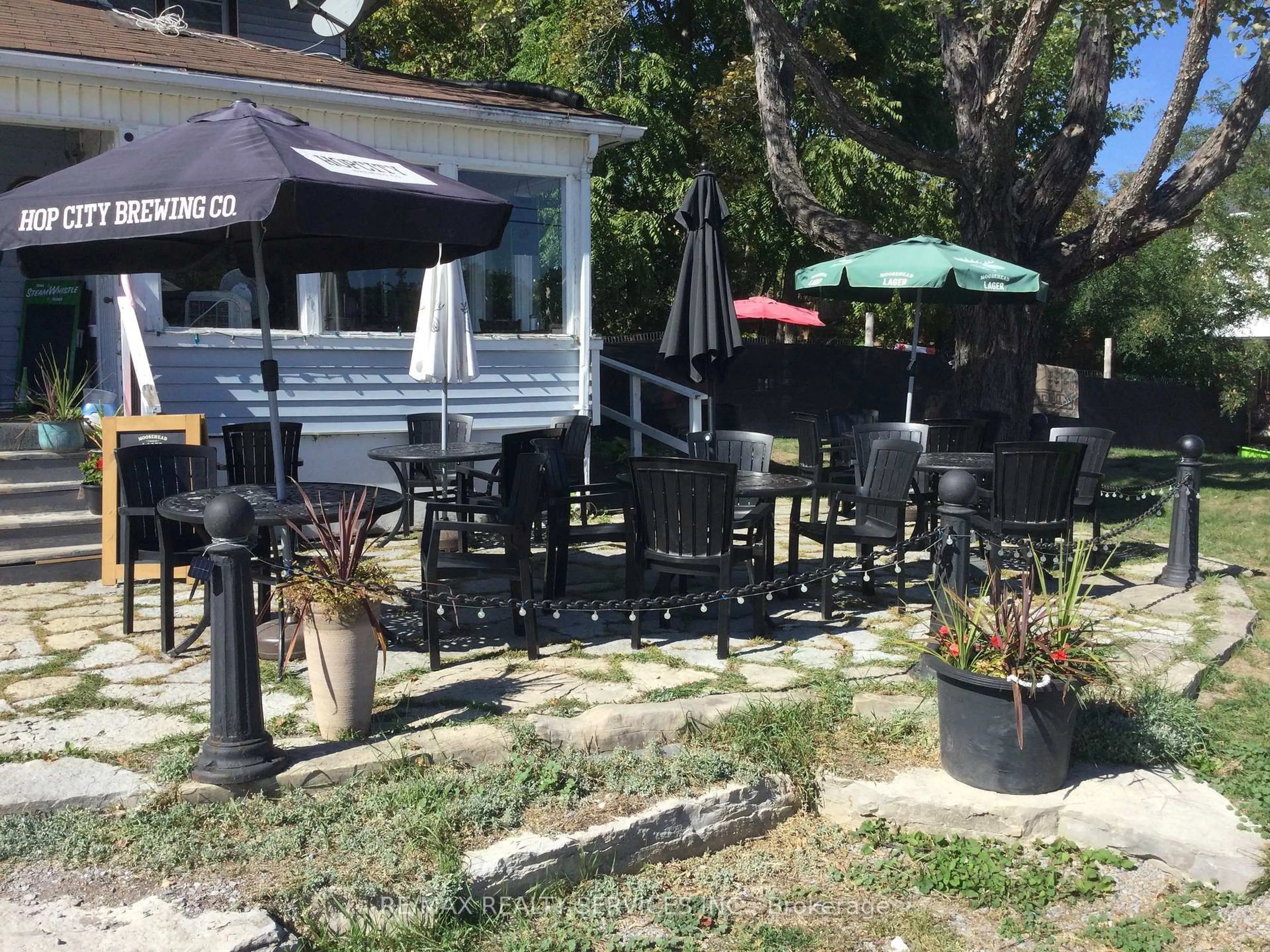 Patio, street for 1925 Lakehurst Rd, Trent Lakes Ontario K9J 6X2