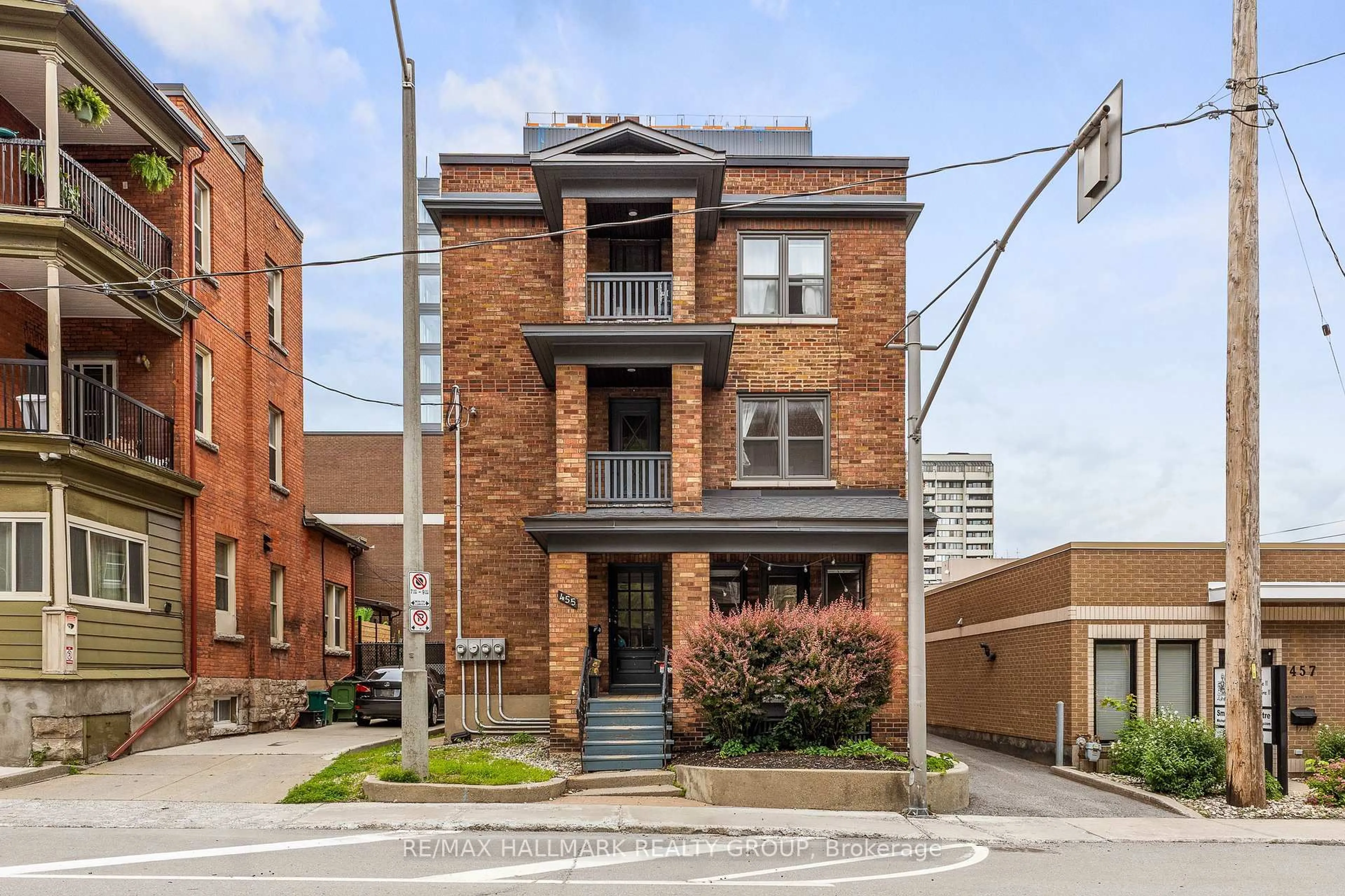 Home with brick exterior material, street for 455 Metcalfe St, Ottawa Ontario K2P 1T1
