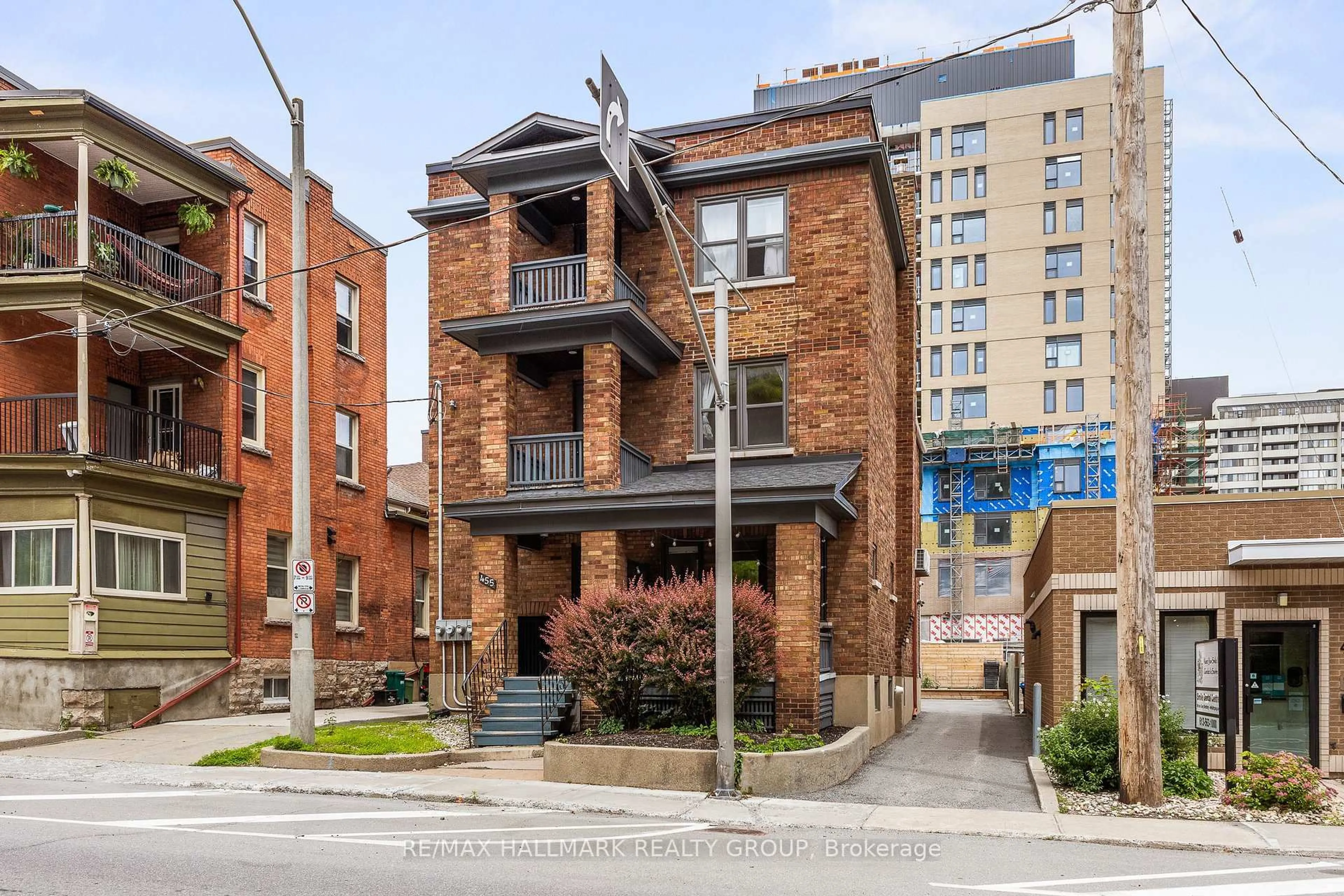 Home with brick exterior material, street for 455 Metcalfe St, Ottawa Ontario K2P 1T1