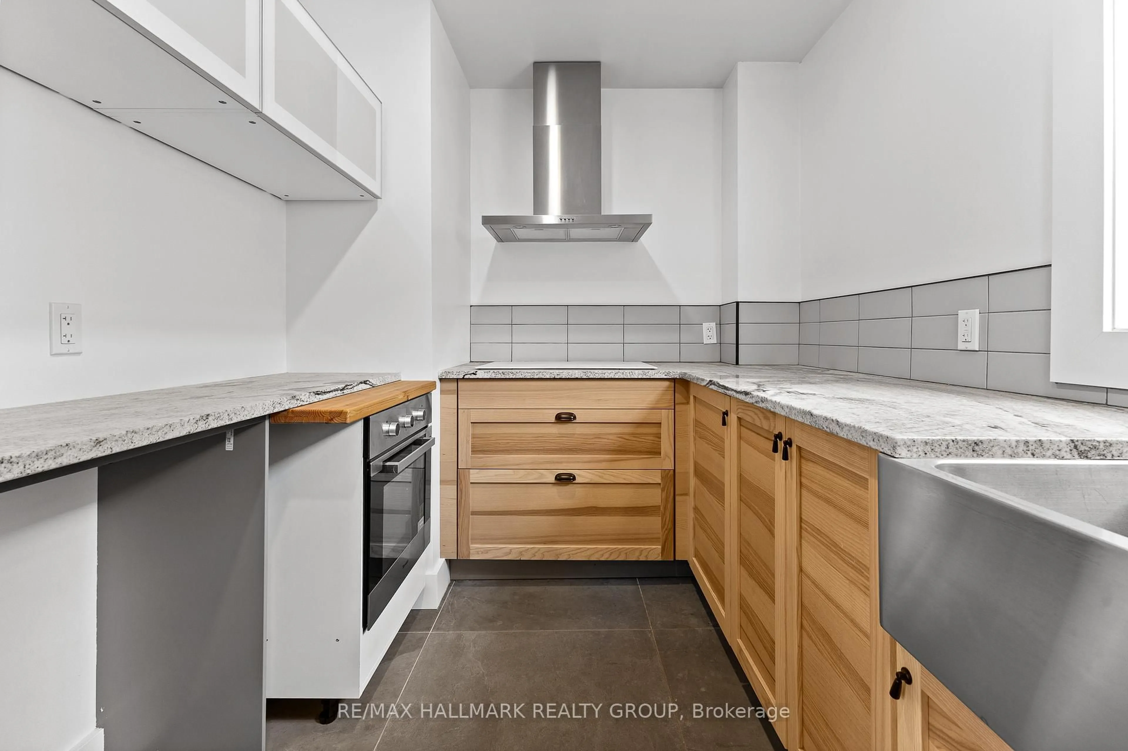 Standard kitchen, unknown for 455 Metcalfe St, Ottawa Ontario K2P 1T1