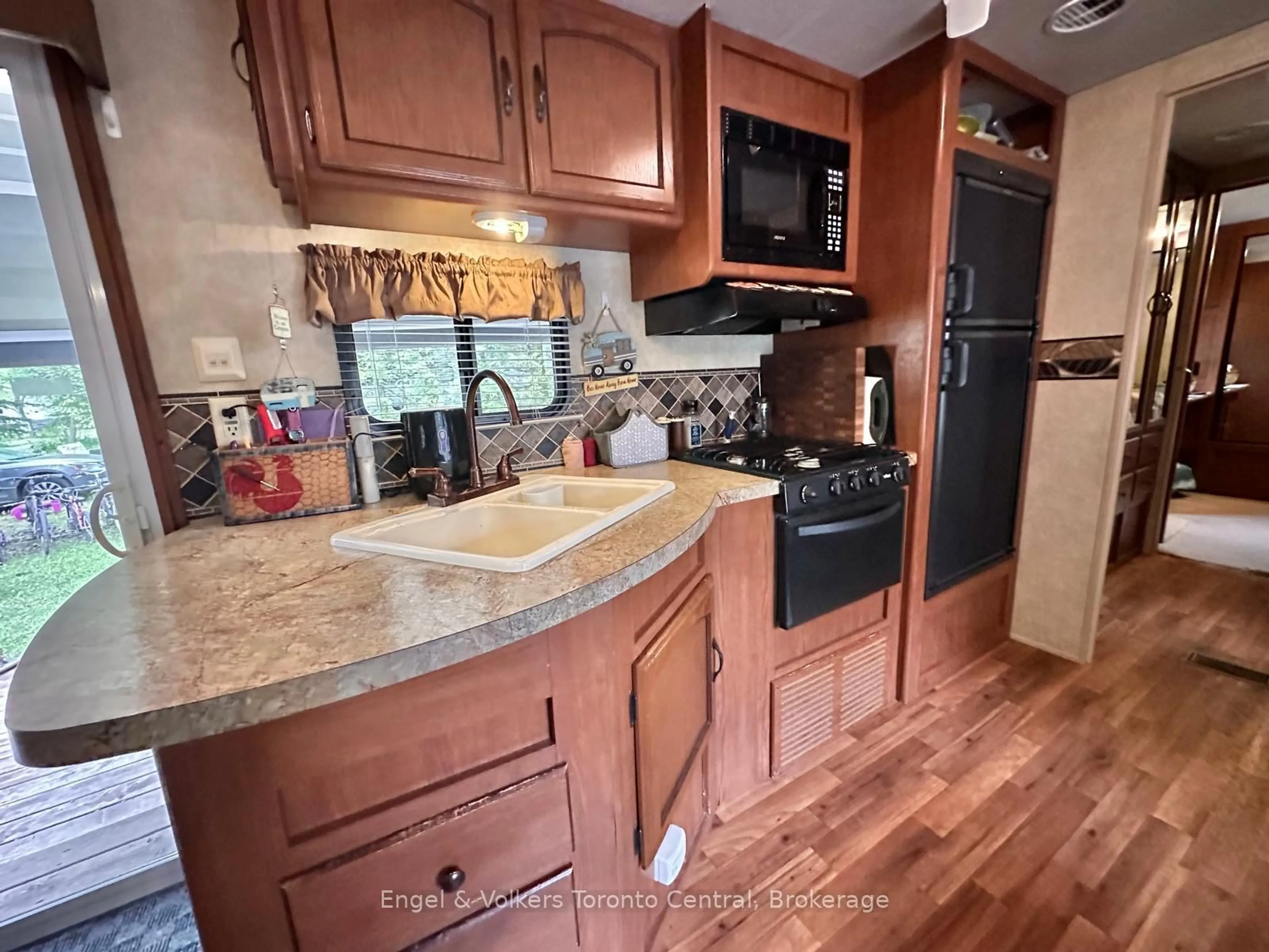 Standard kitchen, unknown for 7489 SIDEROAD 5 E #W 22, Wellington North Ontario N0G 2L0