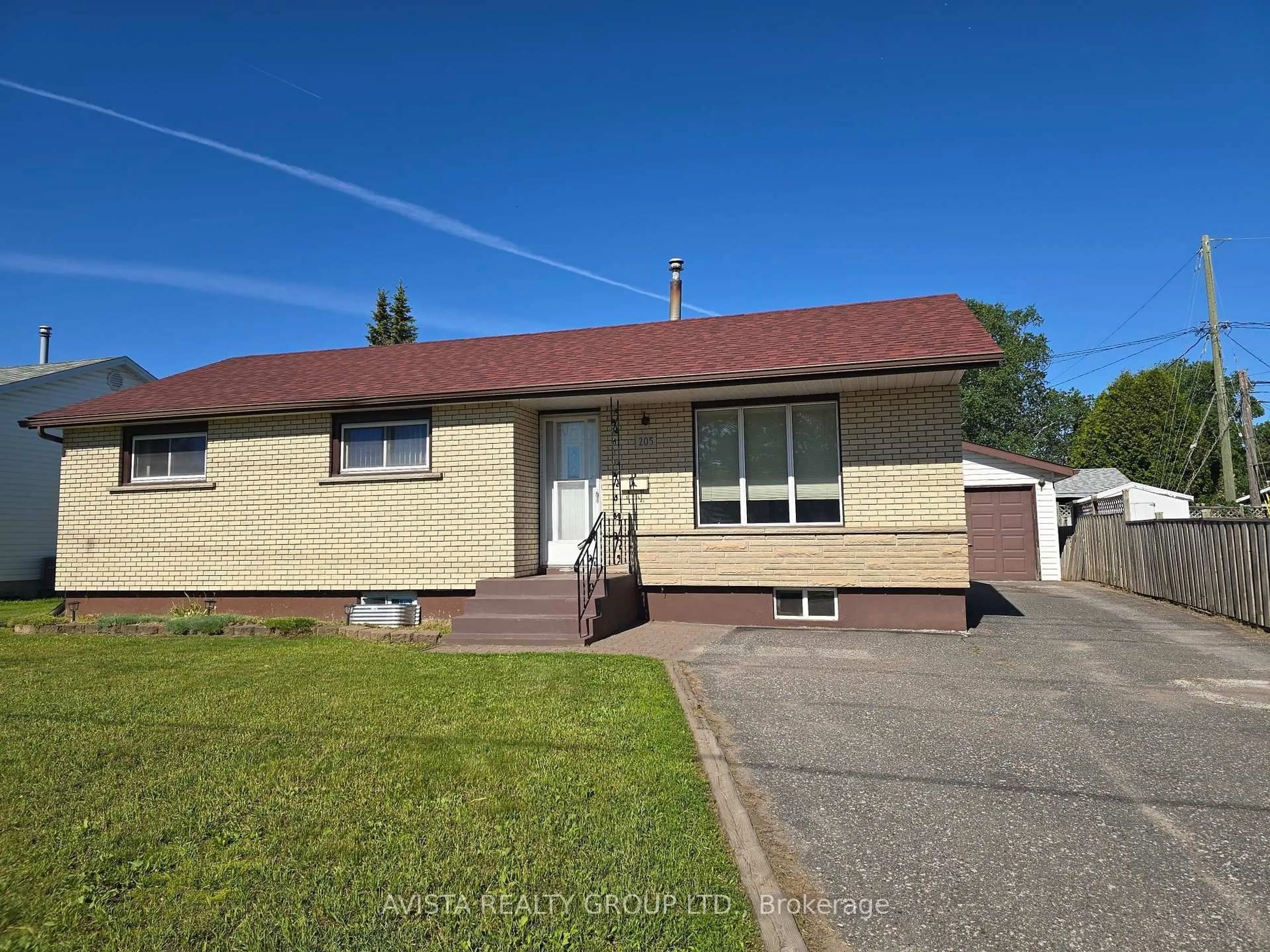 Unknown for 205 Edward St North, Thunder Bay Ontario P7C 4P1