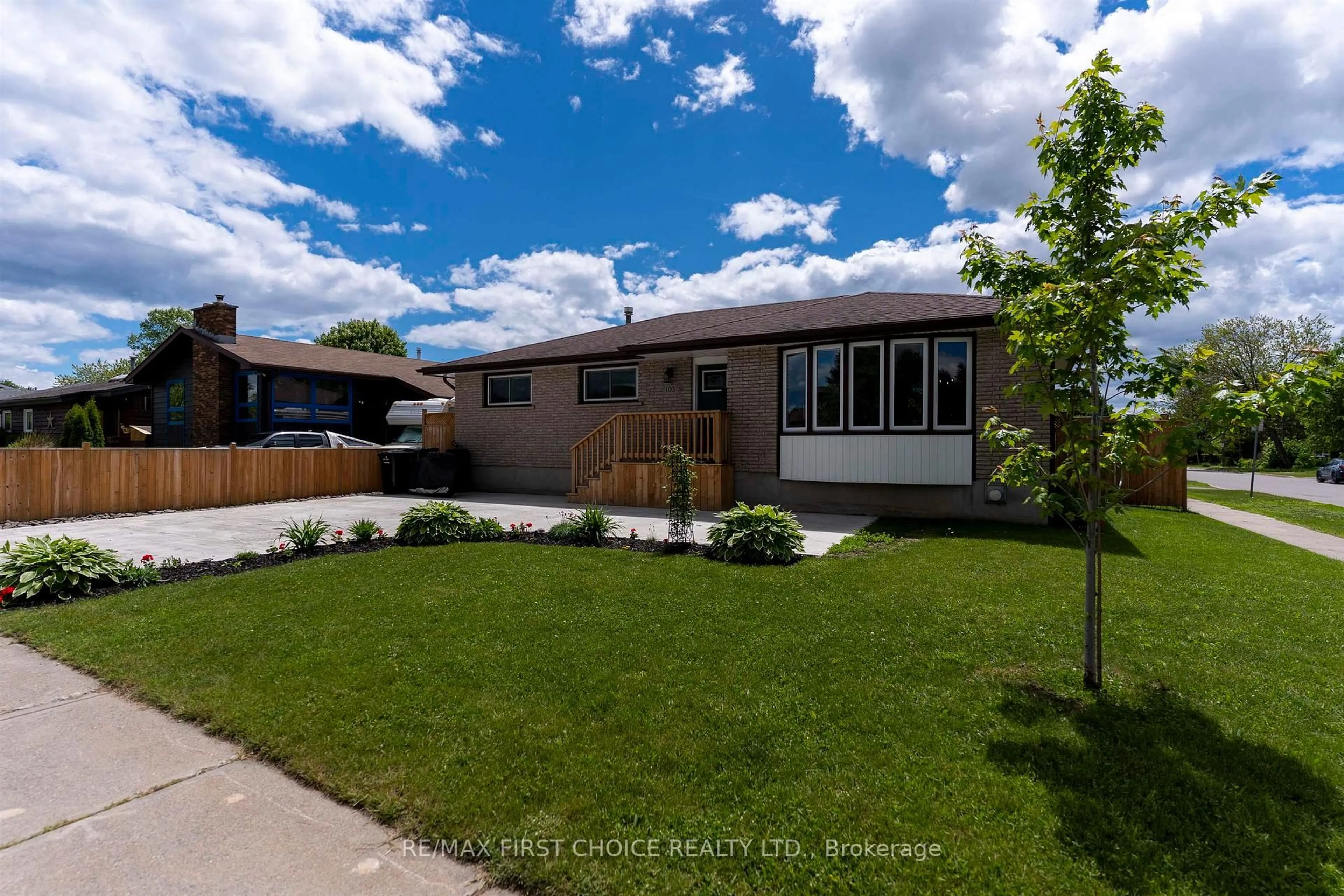 Unknown for 103 Welland St, Thunder Bay Ontario P7A 7T7