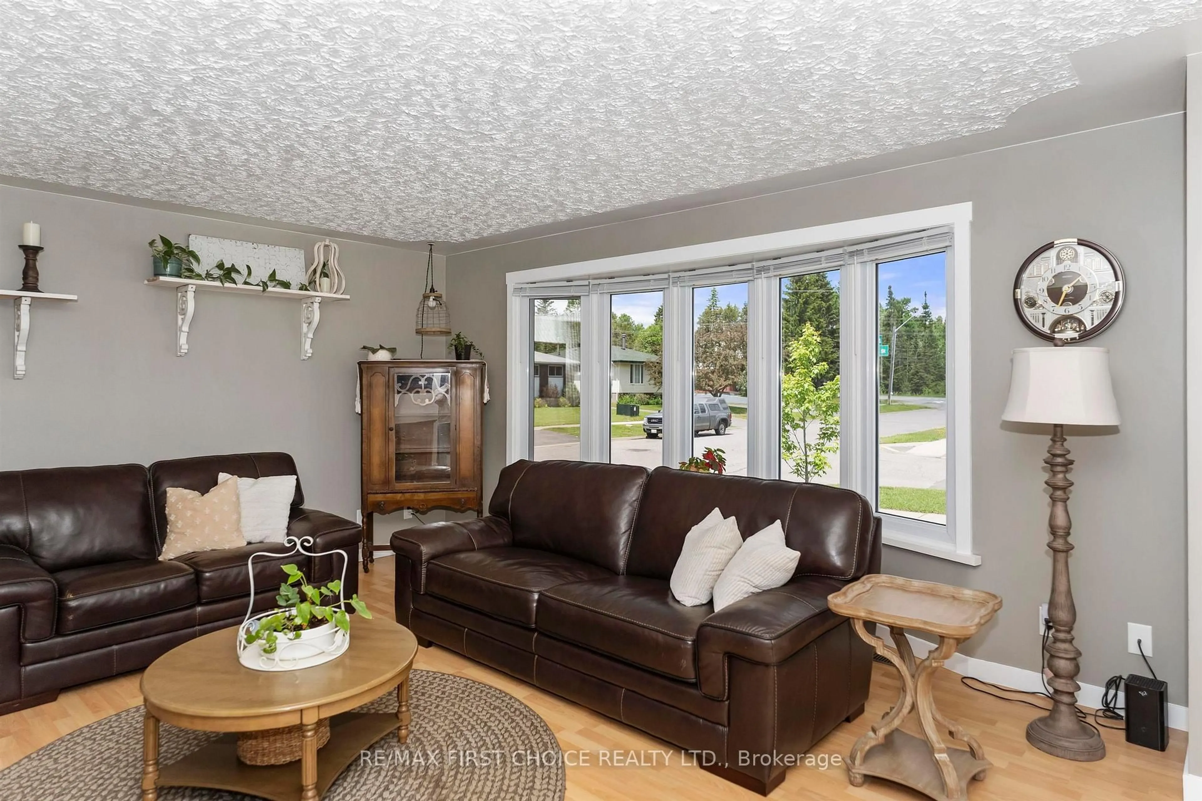 Unknown for 103 Welland St, Thunder Bay Ontario P7A 7T7