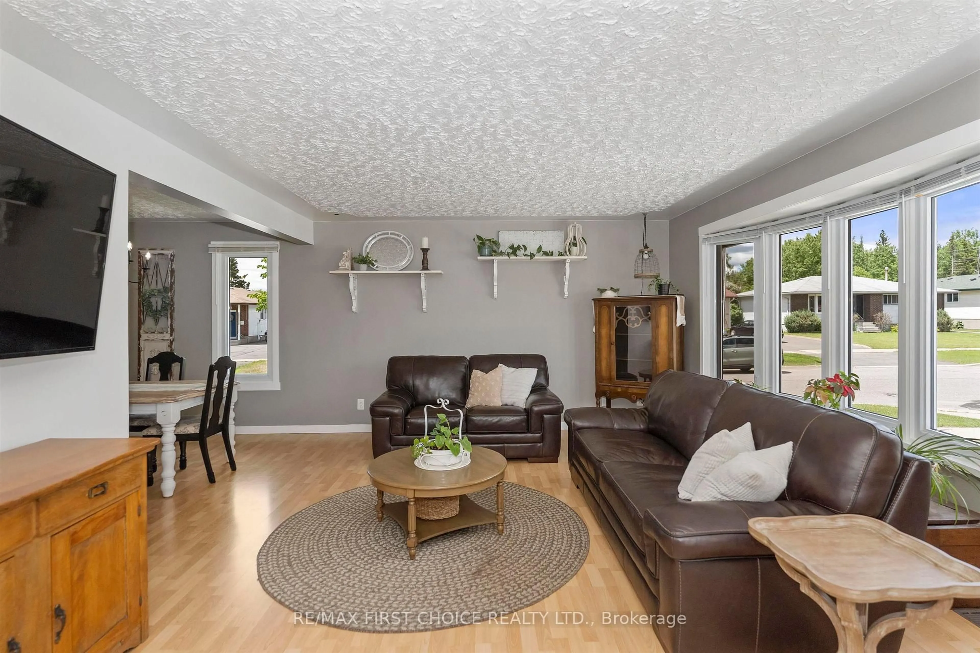 Unknown for 103 Welland St, Thunder Bay Ontario P7A 7T7