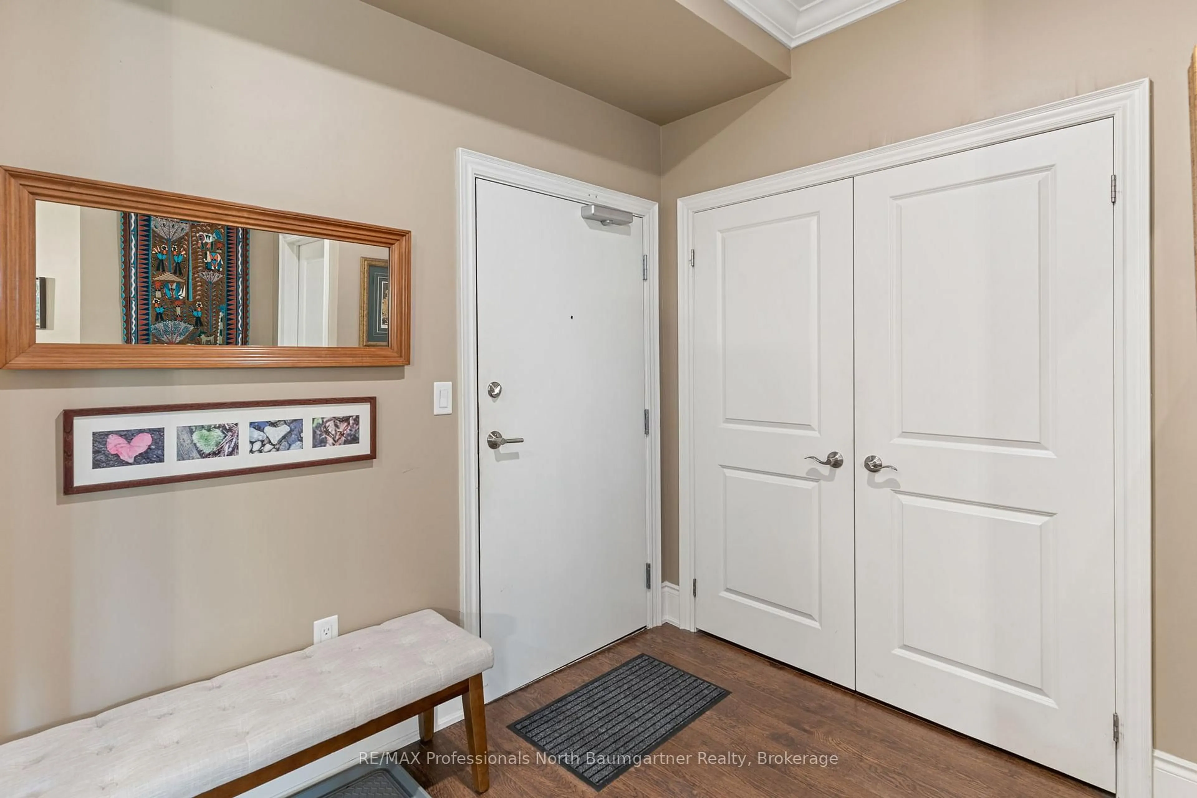 Indoor entryway for 75 Wallings Rd #303, Dysart et al Ontario K0M 1S0