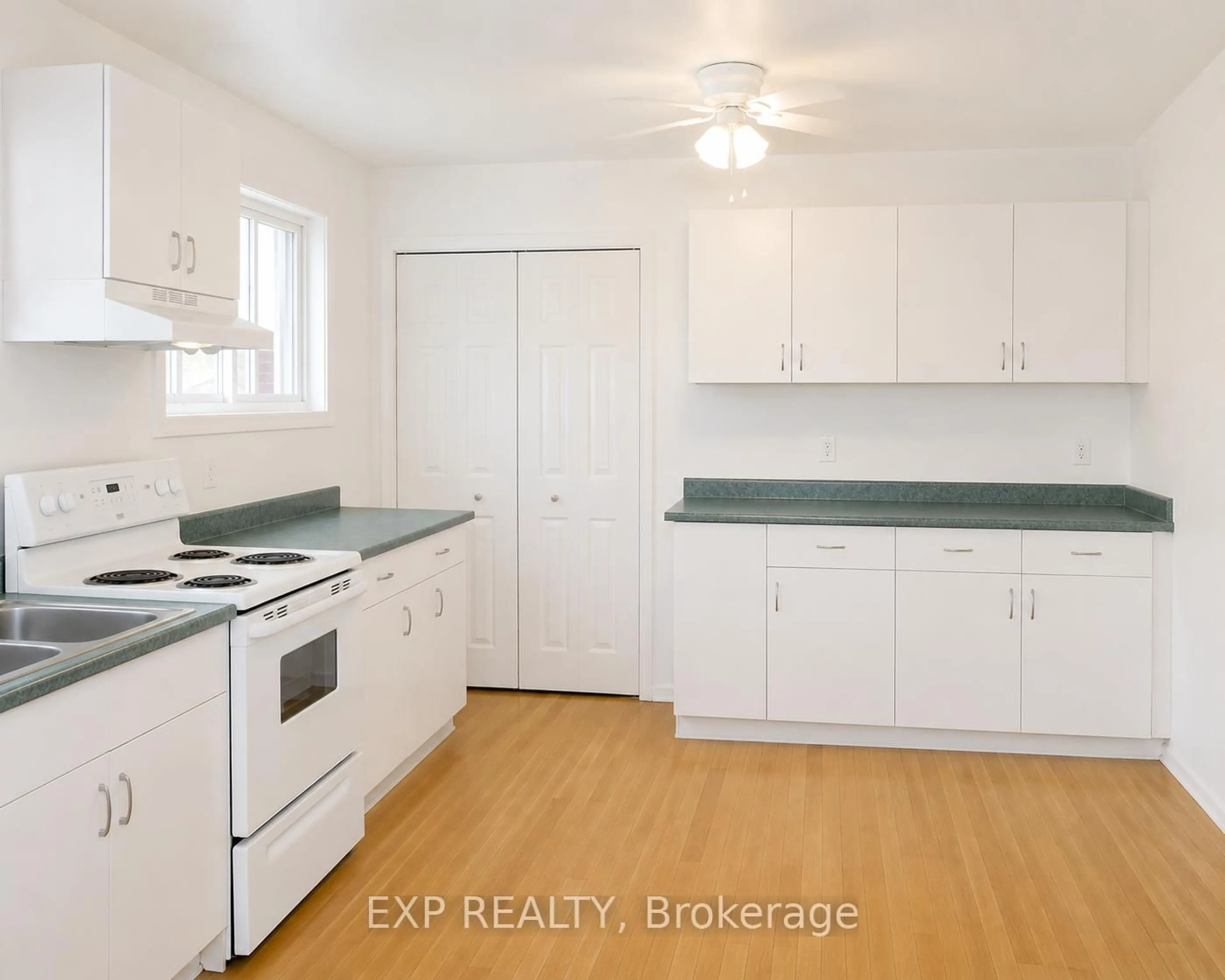 Standard kitchen, unknown for 2473 Walkley Rd, Ottawa Ontario K1G 3H2