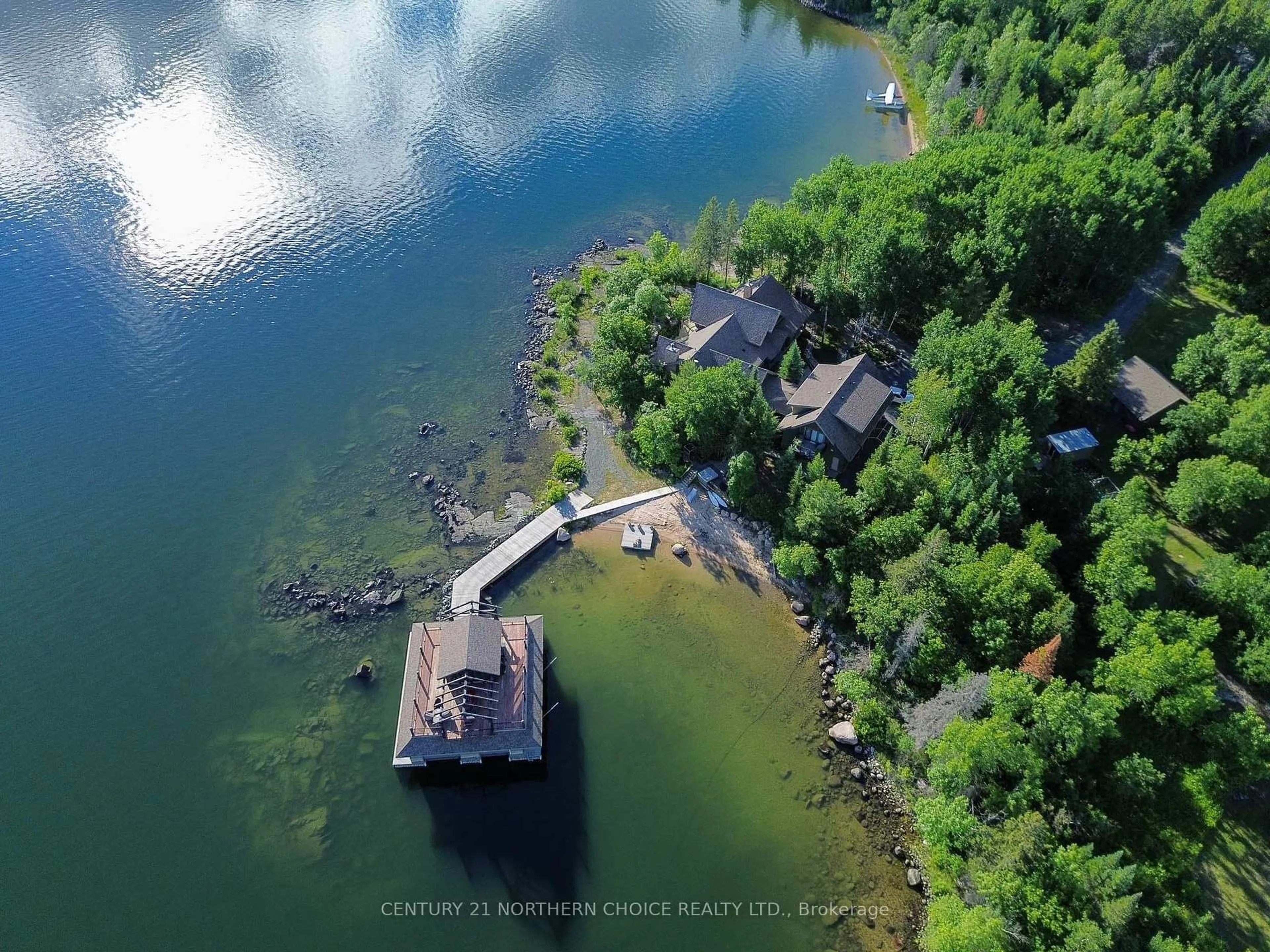 A pic from outside/outdoor area/front of a property/back of a property/a pic from drone, water/lake/river/ocean view for 135 Mackenzie Ward Estates Rd, Sioux Narrows-Nestor Falls Ontario P0X 1N0
