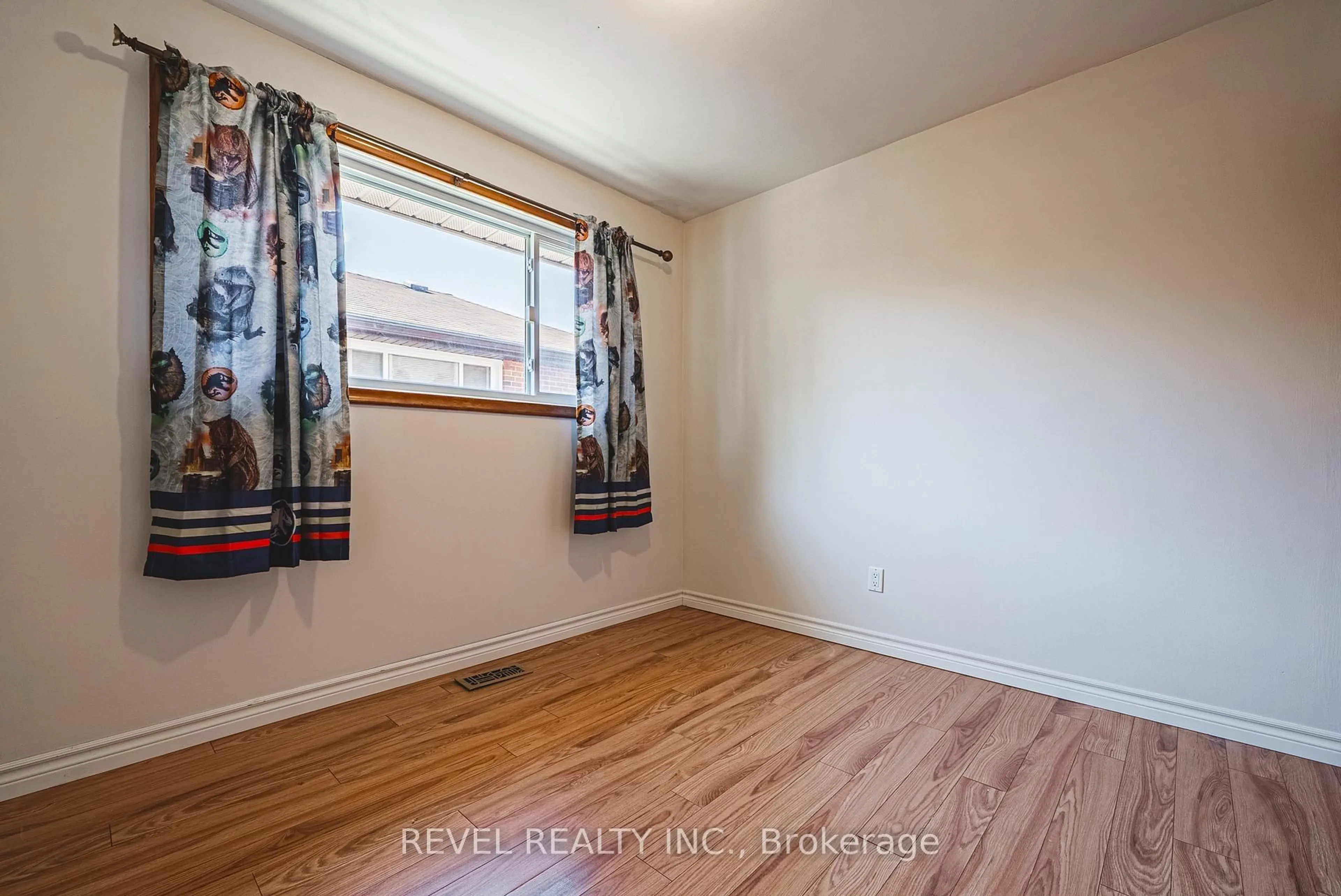 A pic of a room for 146 superior St, Brantford Ontario N3S 2L4