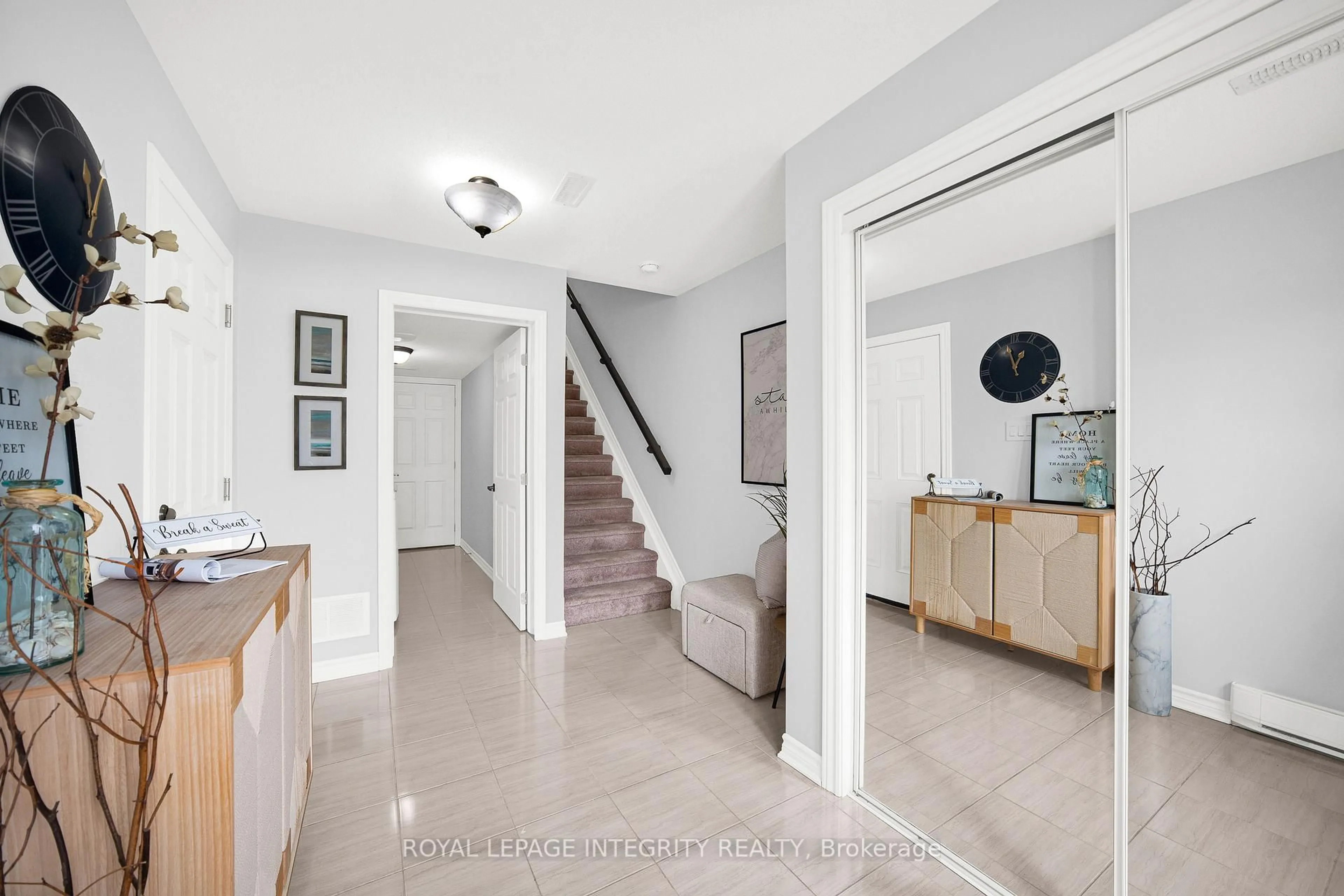 Indoor entryway for 311 Pumpkinseed Cres, Ottawa Ontario K2J 6J9