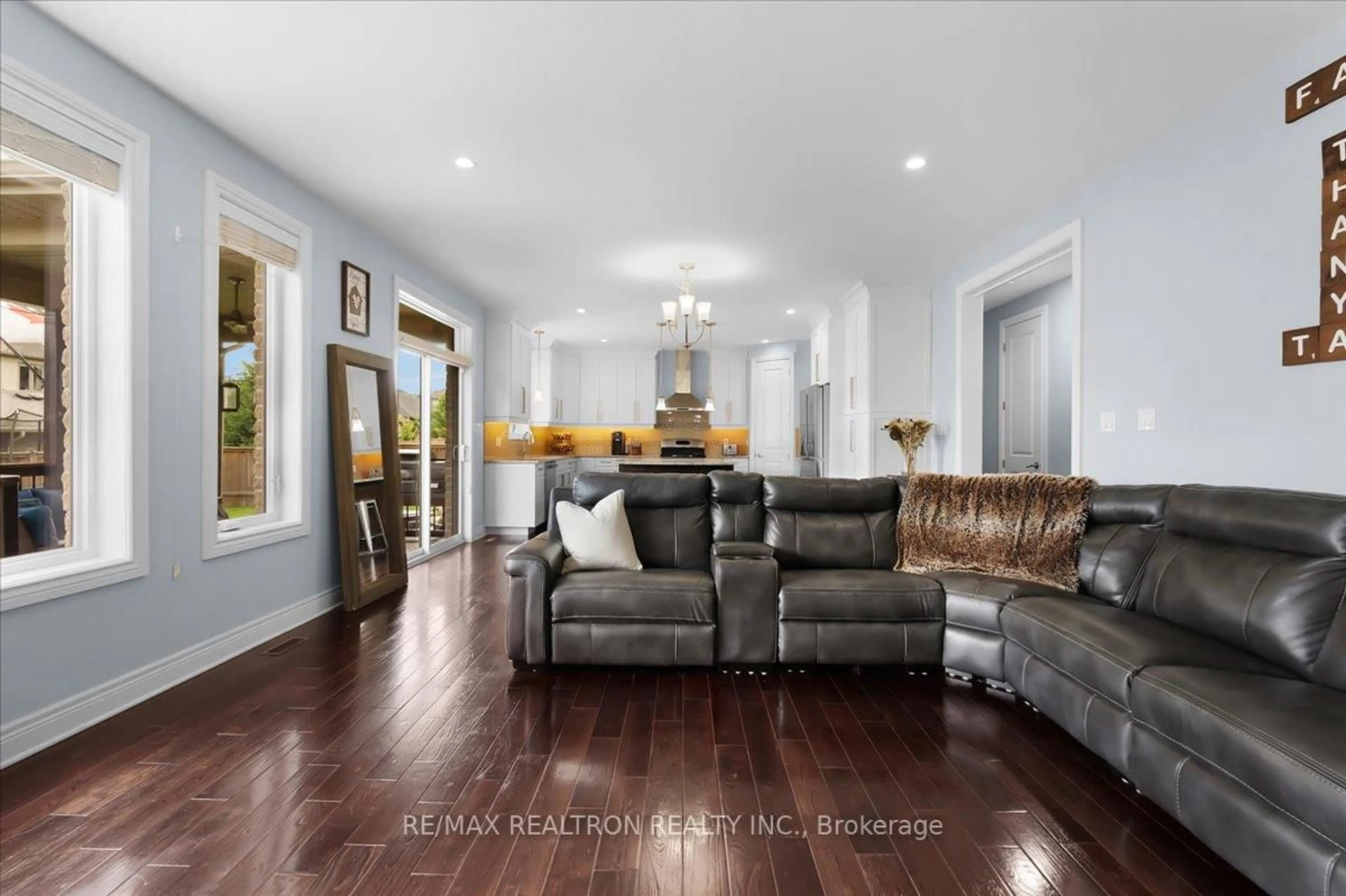 Living room with furniture, unknown for 177 MARTIN Dr, Middlesex Centre Ontario N0M 2A0
