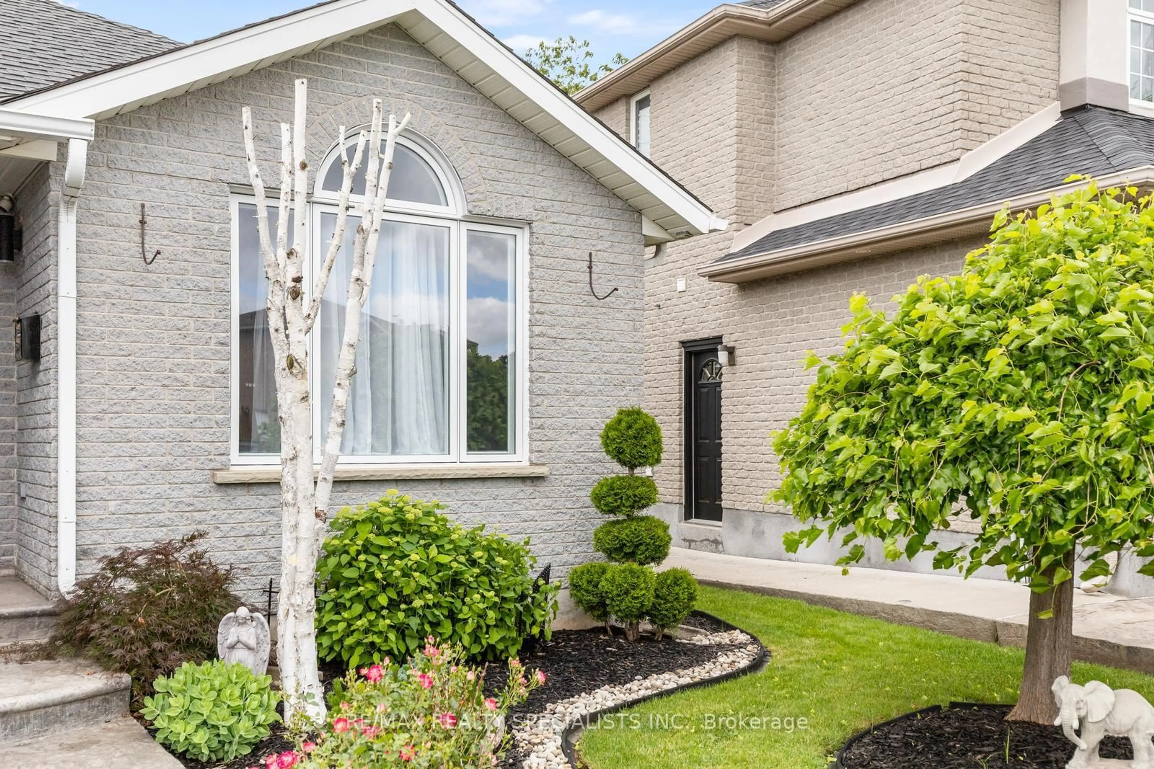 Home with brick exterior material, street for 16 Lois Lane, Guelph Ontario N1K 1W7