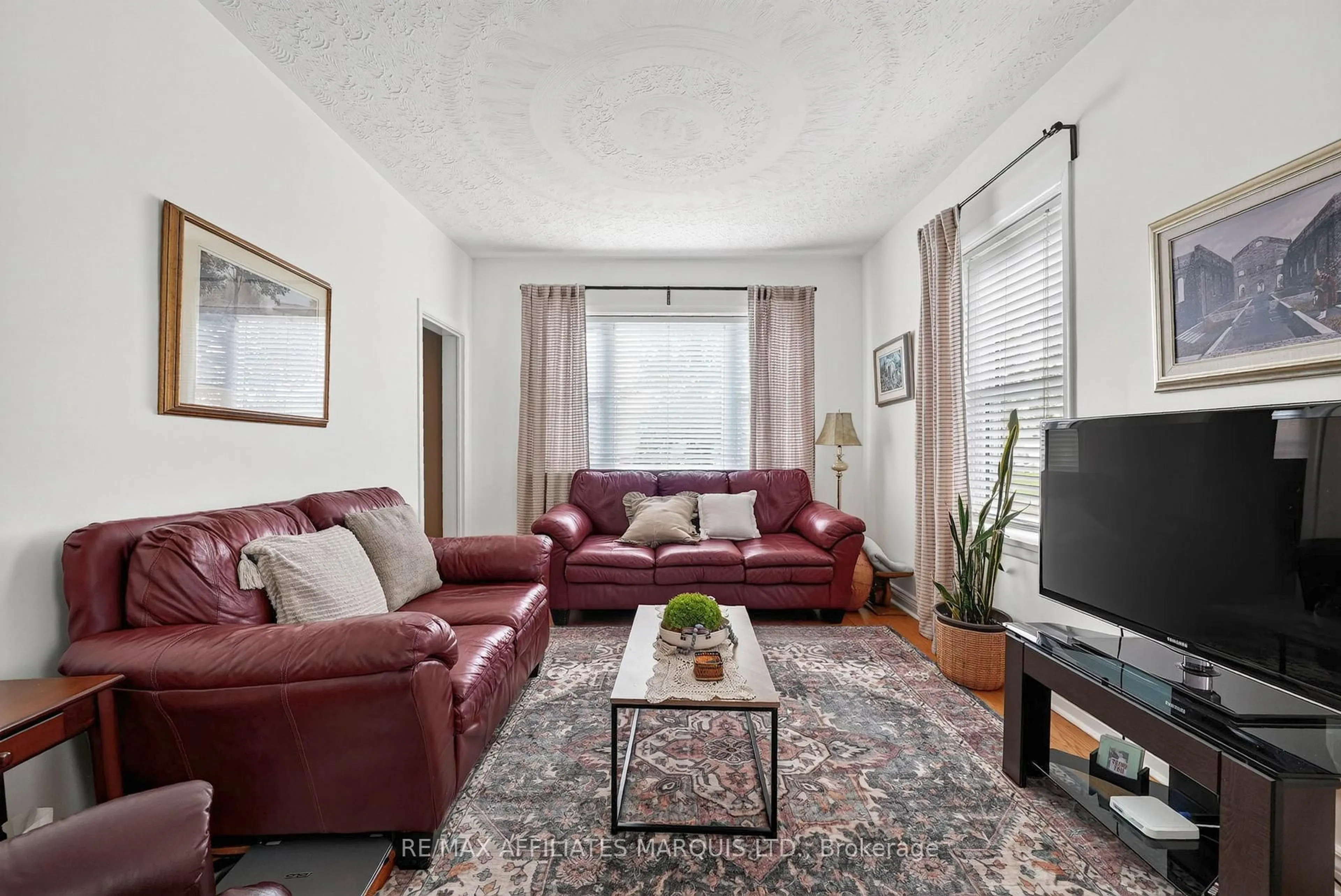 Living room with furniture, unknown for 83 Eleventh St, Cornwall Ontario K6H 2Y3
