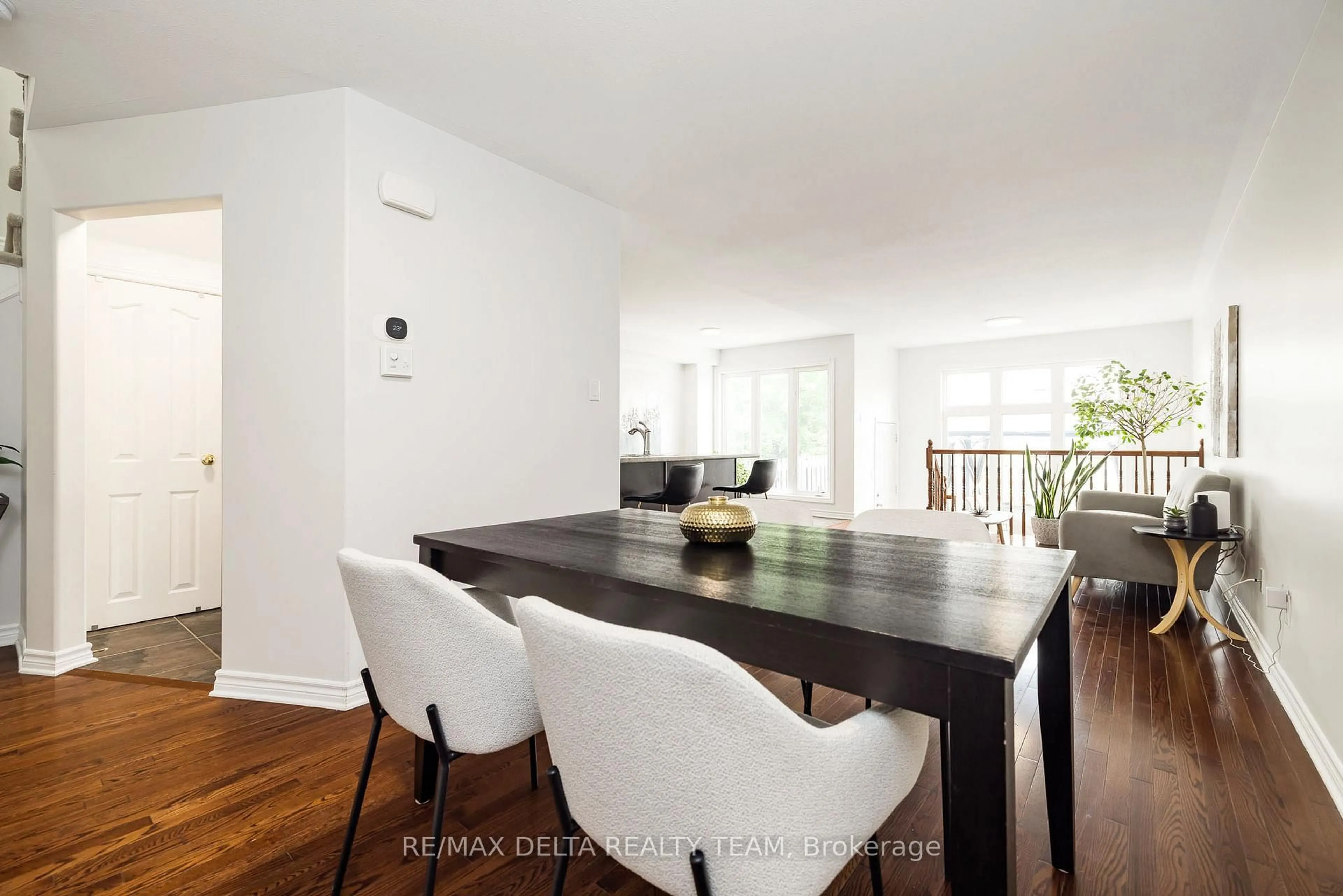 Dining room, wood/laminate floor for 616 Spikemoss Pl, Ottawa Ontario K4A 0C9