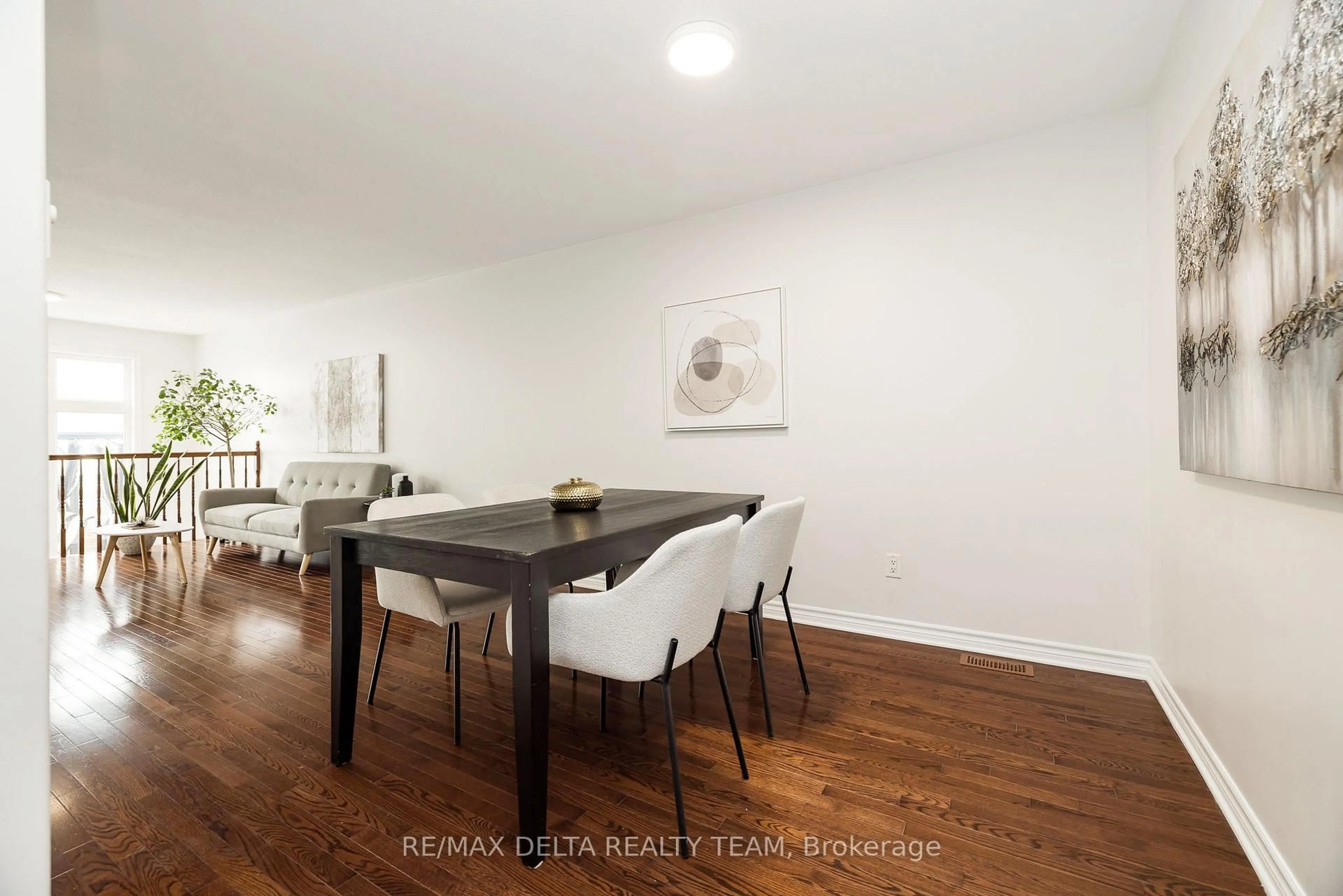 Dining room, wood/laminate floor for 616 Spikemoss Pl, Ottawa Ontario K4A 0C9