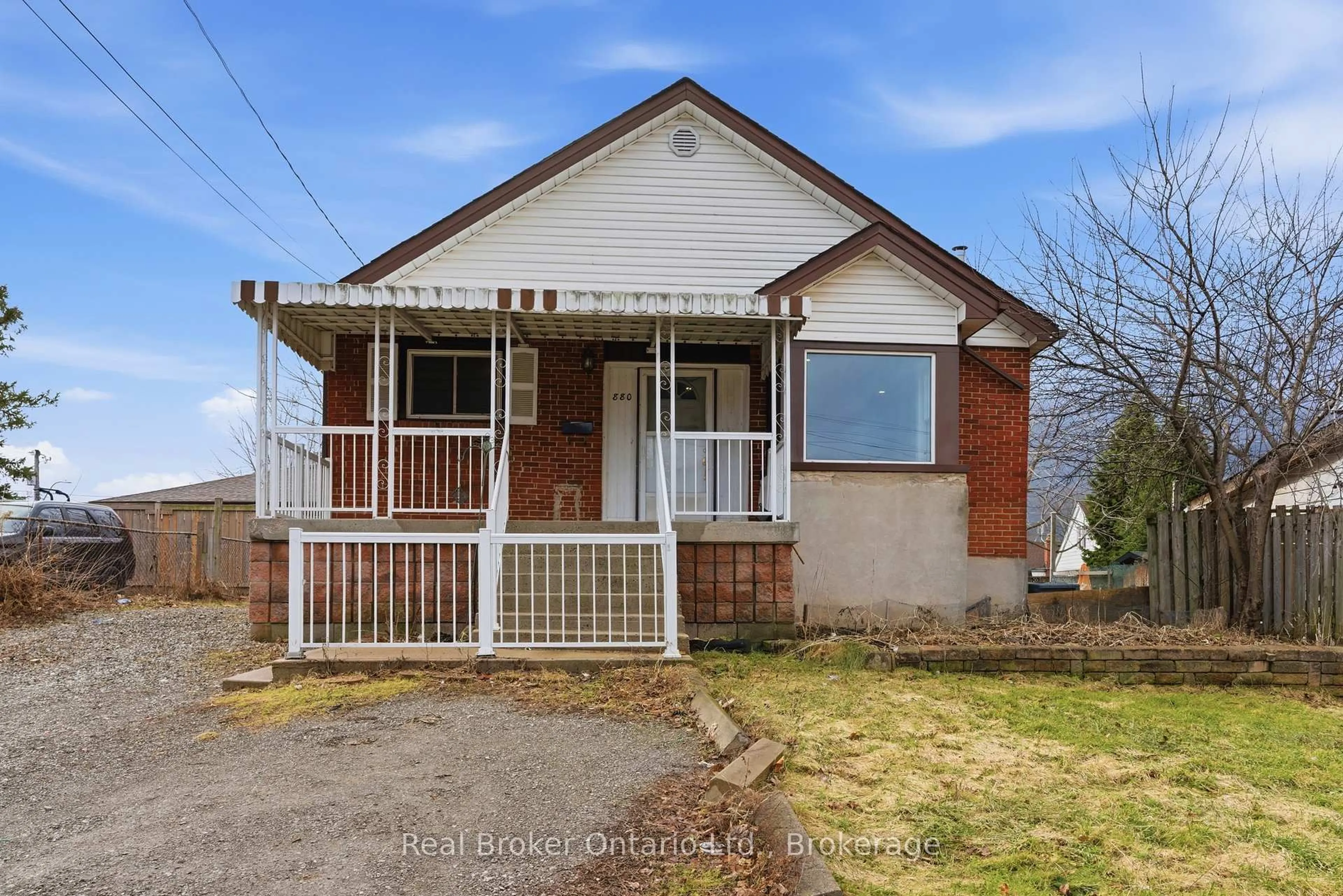 Home with brick exterior material, street for 880 LAWRENCE Rd, Hamilton Ontario L8K 2A3